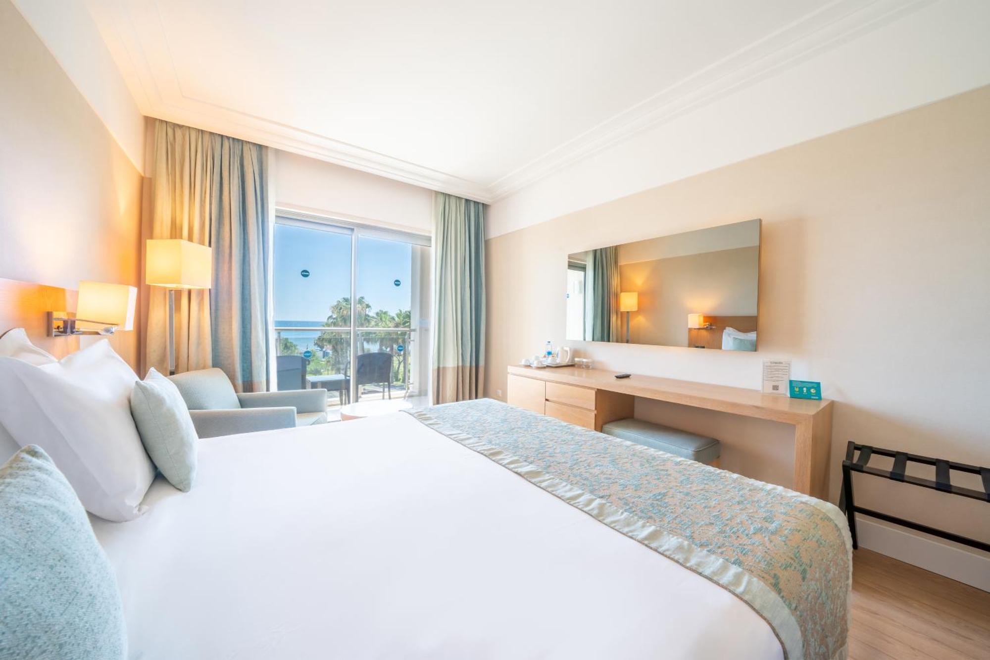 Deluxe Triple Room Sea View