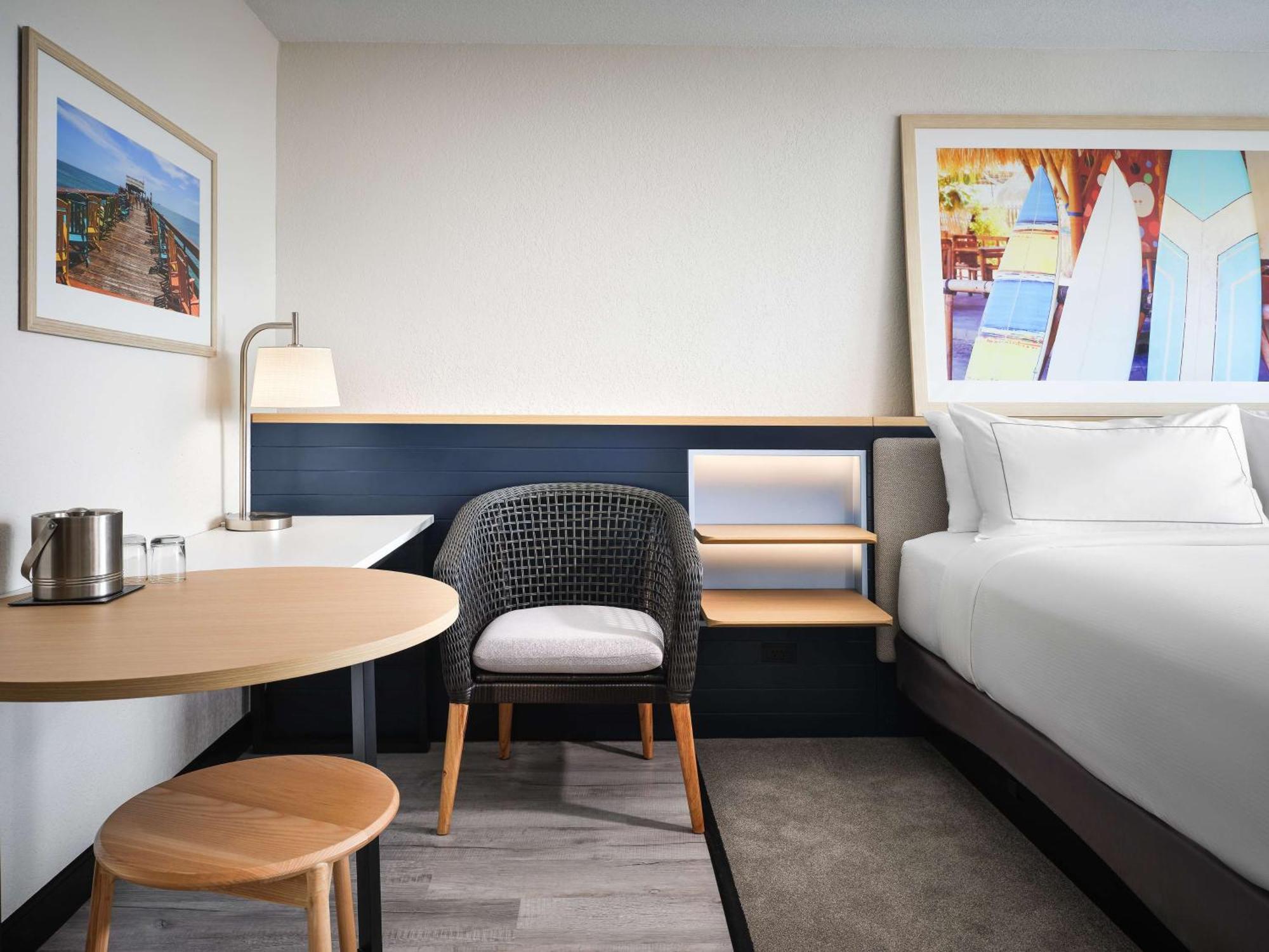 Quarto Premium com Cama King-size e Vista do Mar