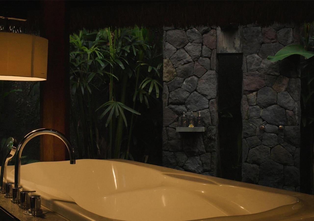 One Bedroom Honeymoon Suite Pool Villa Massage