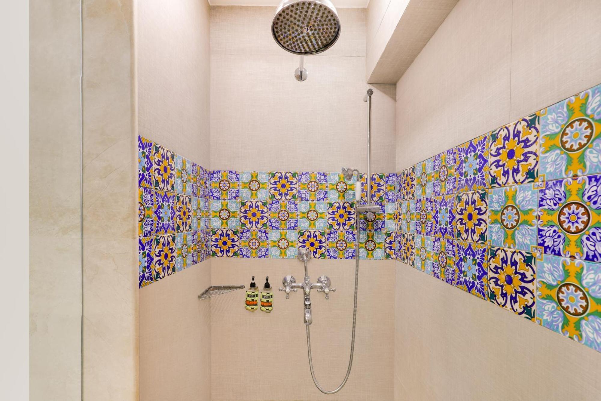 Suite with Private Pool & Unlimited IMFL drinks for 2 hours (timing 17:00 hrs – 19:00 hrs in the restaurant)