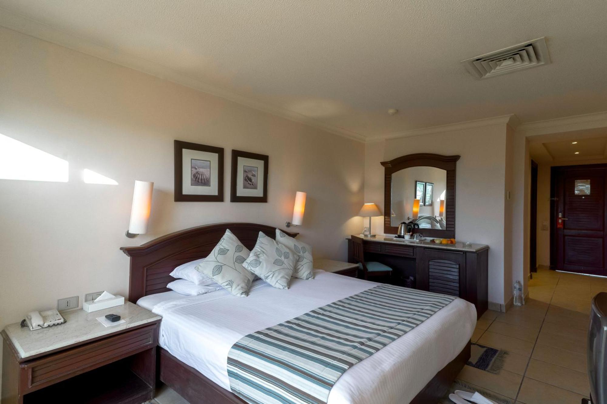 Chalet Deluxe King Room Sea View,1540055185:JPEG