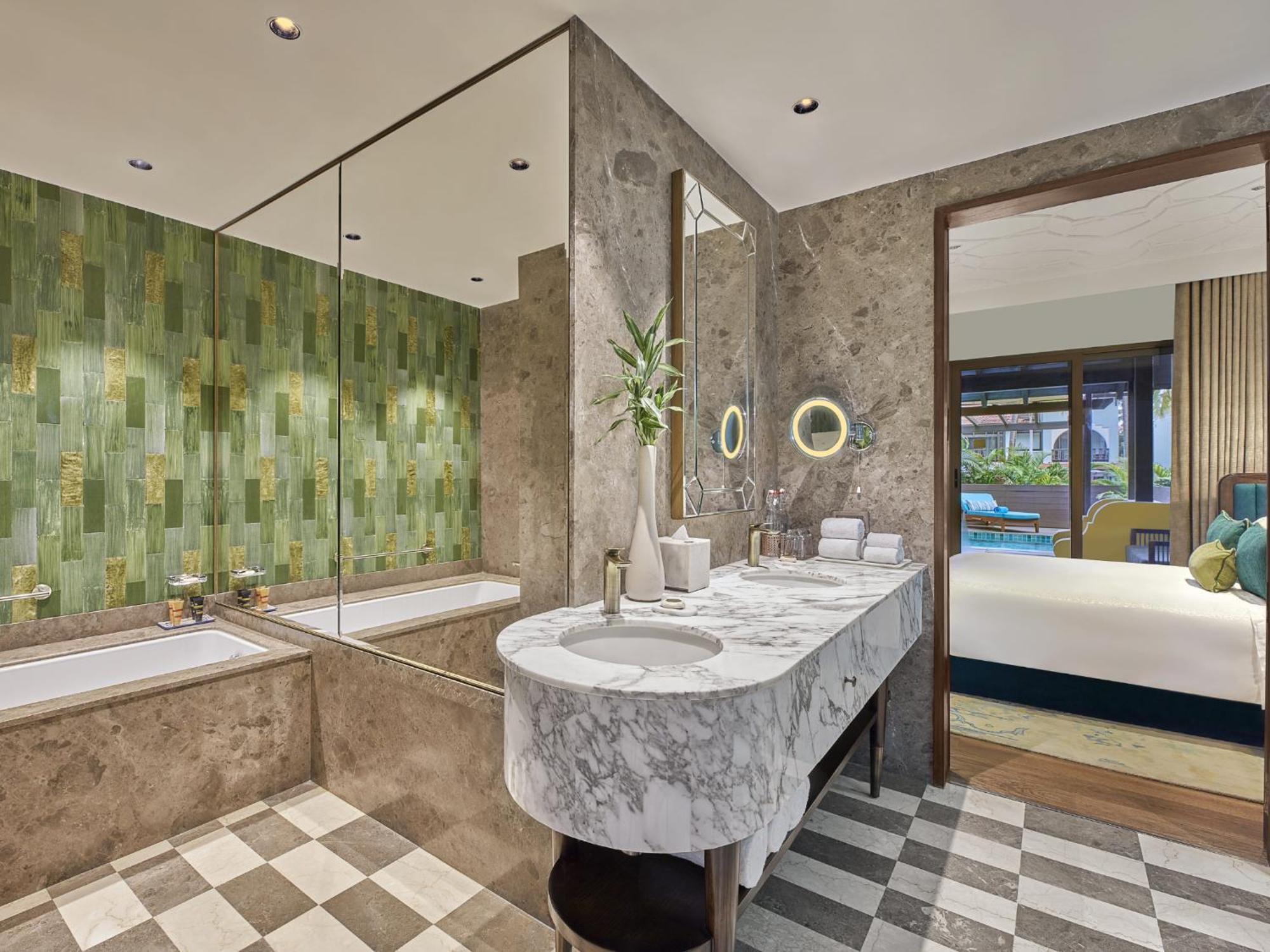 One-Bedroom King Suite with Lagoon View and Pool Access,1541113096:JPEG