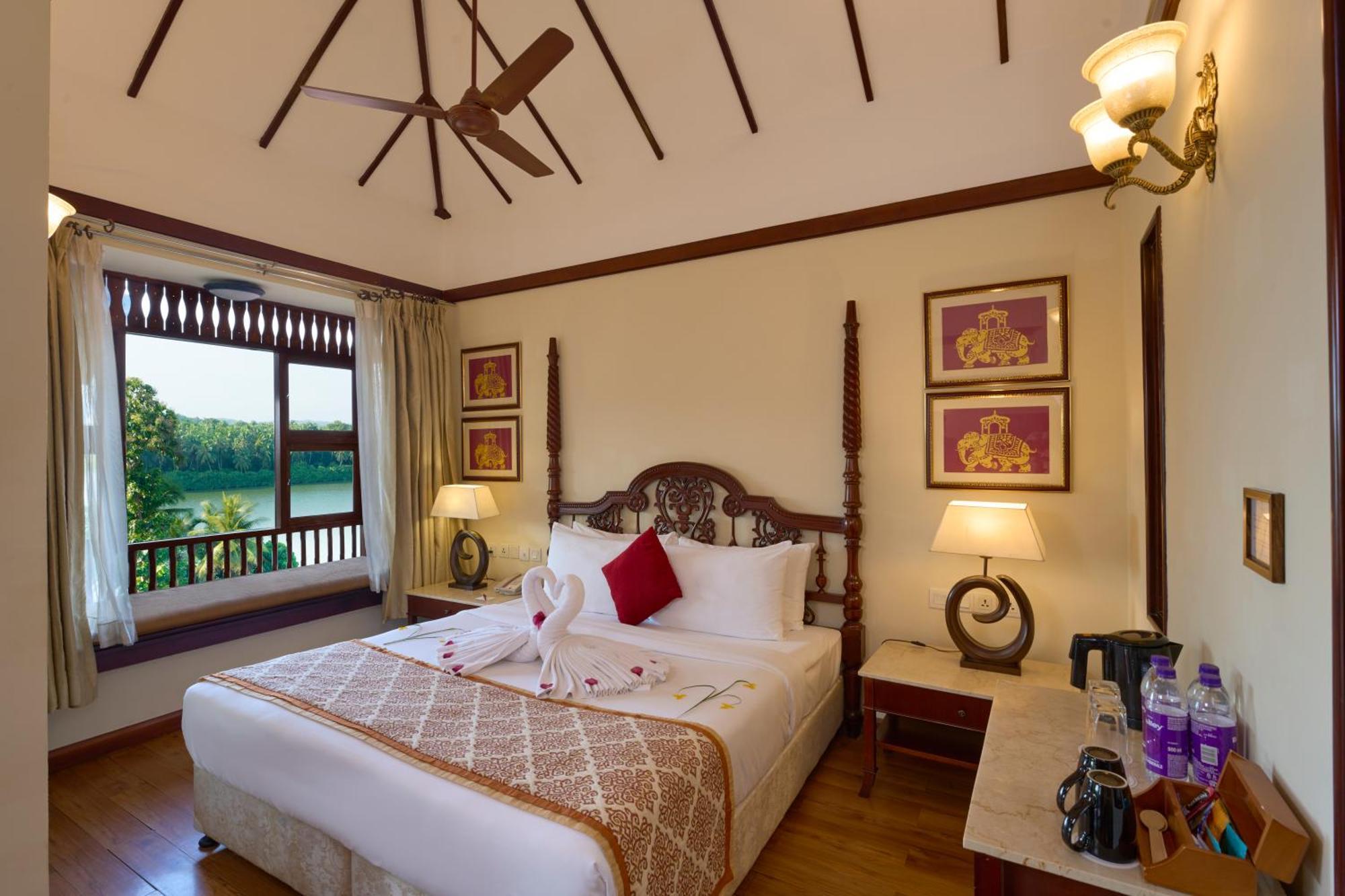 Cottage with River View - Free WiFi