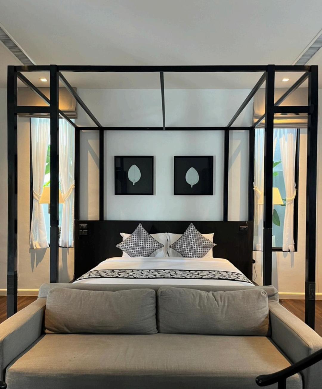 Deluxe Suite with Pool view