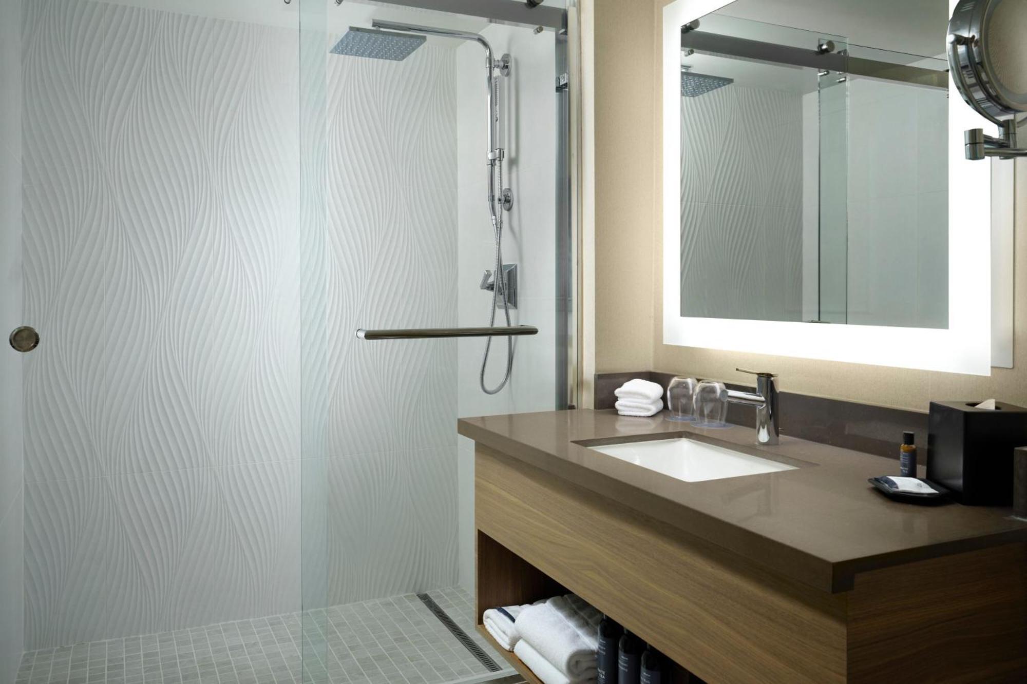 Junior Suite, 1 King, Sofa bed,1543596484:JPEG