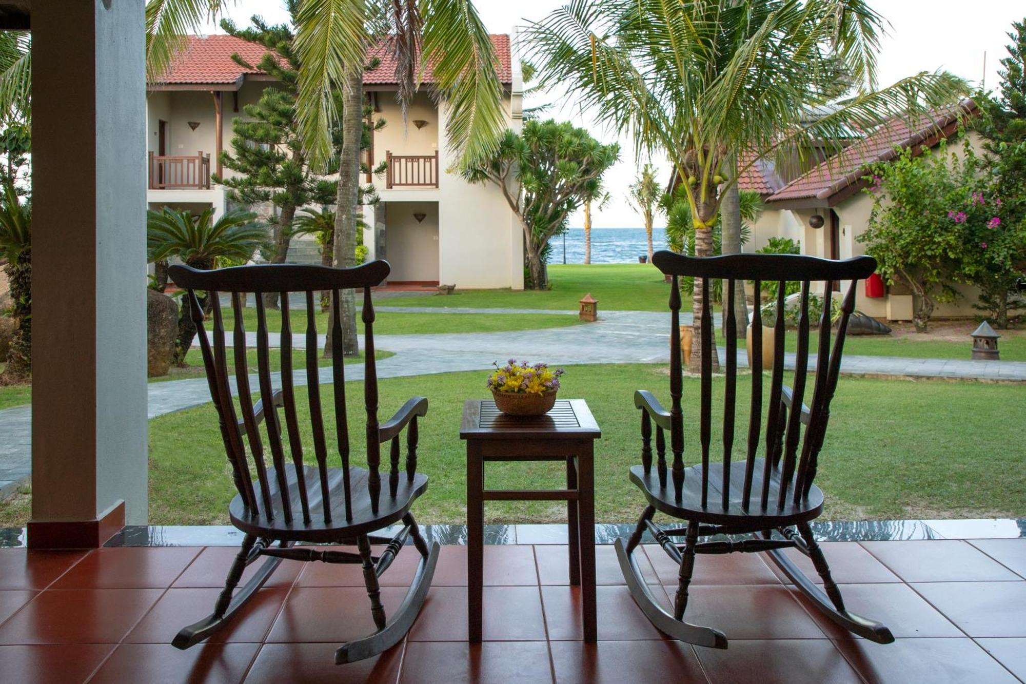 02 bedroom villa w partial sea view