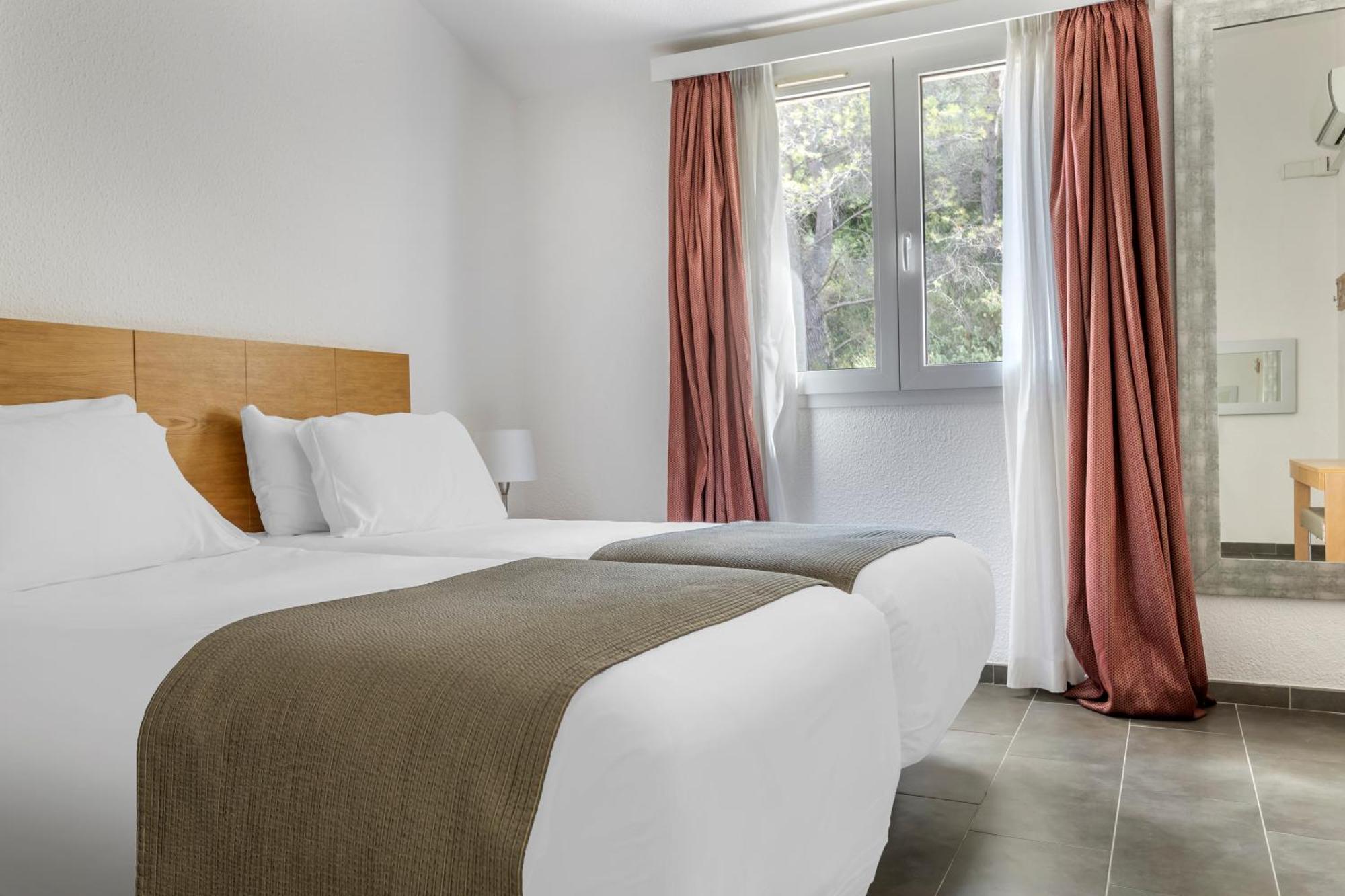 Three-Bedroom Apartment,1546766314:JPEG