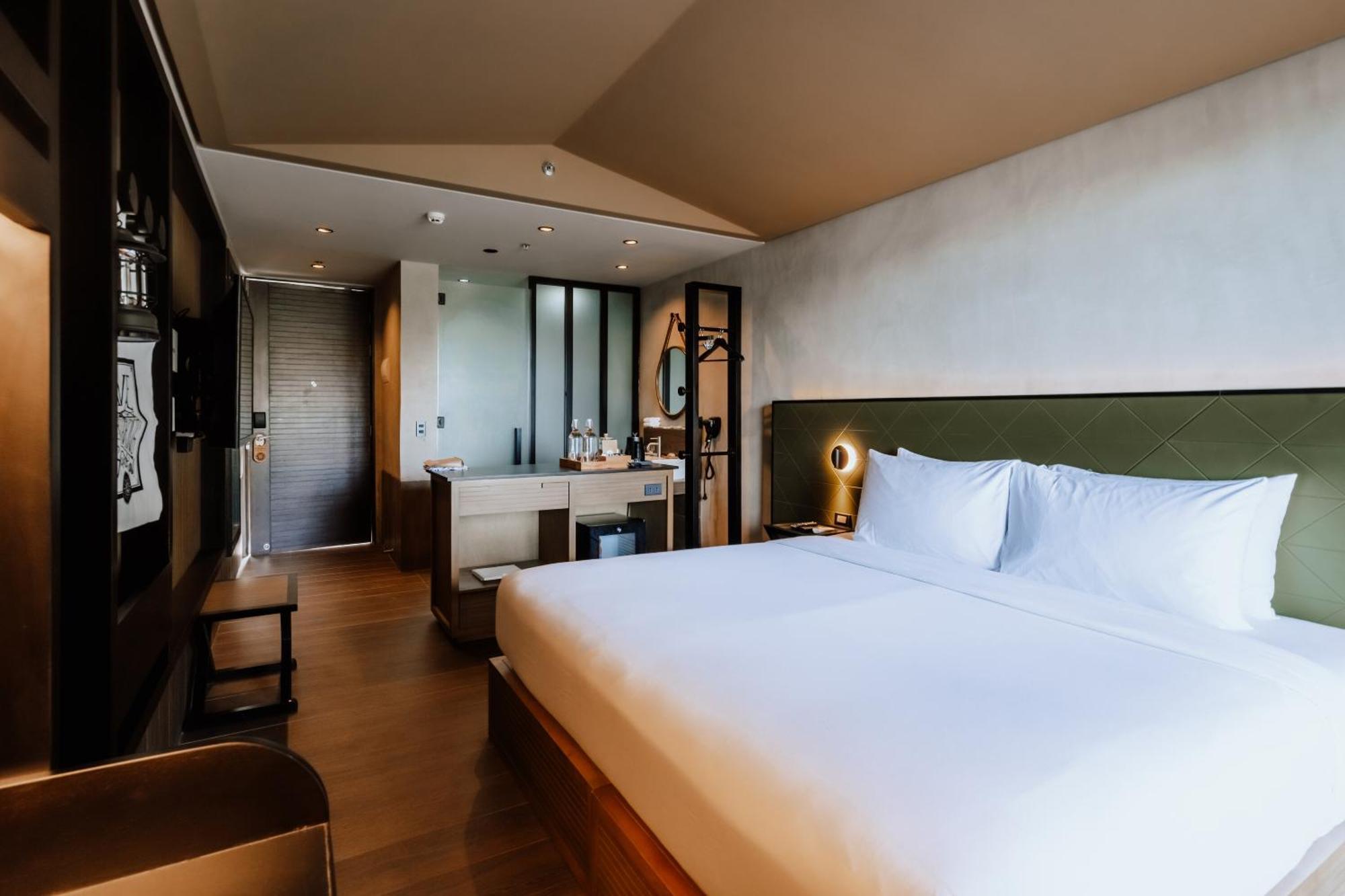 Deluxe King Room