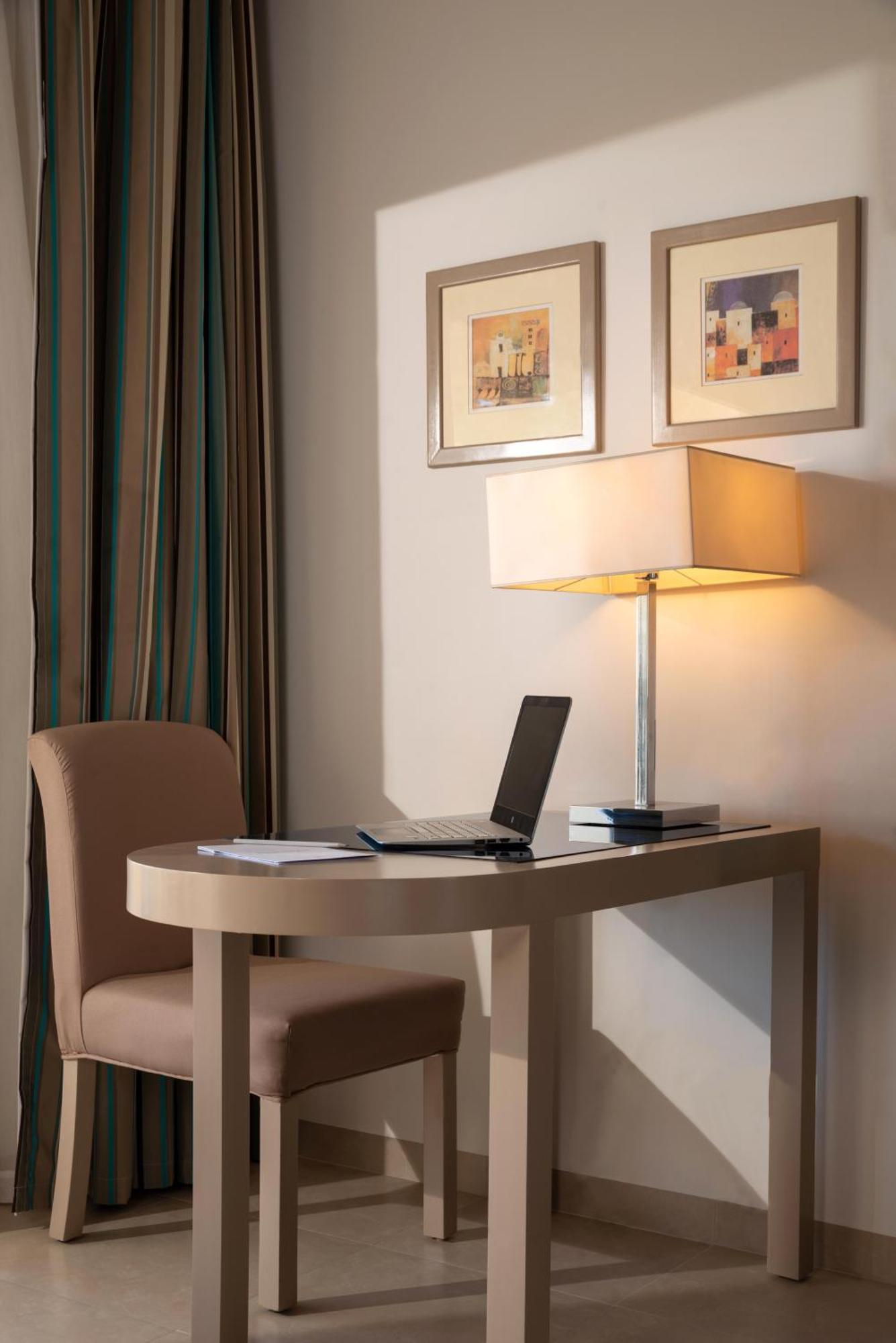 Premium Deluxe Room,1642355050:JPEG