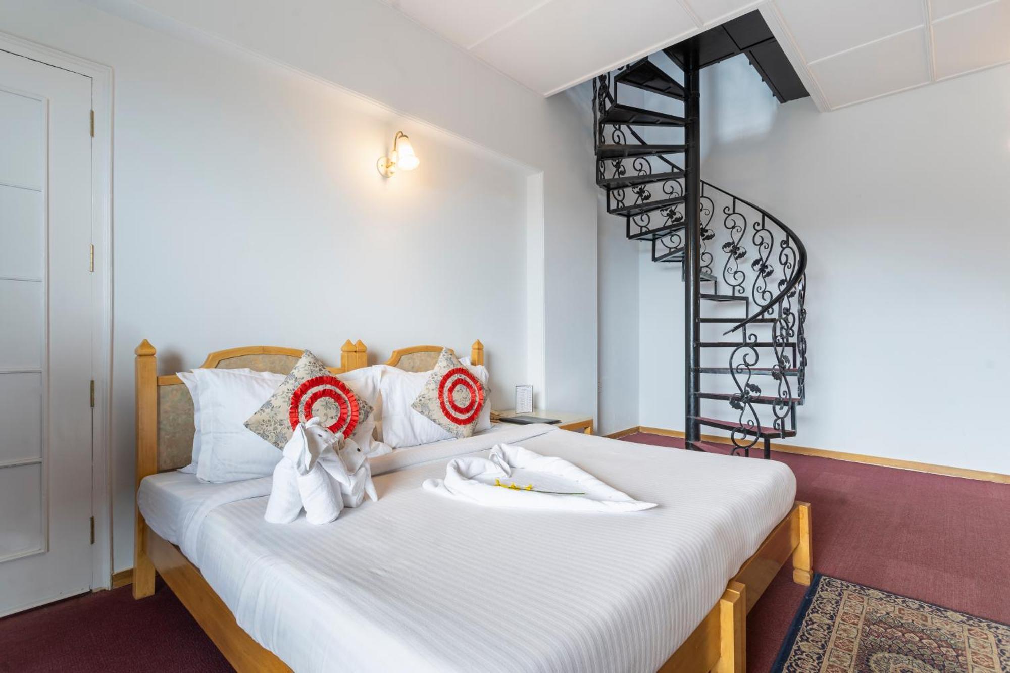 Royal Duplex Room With Balcony & Valley View