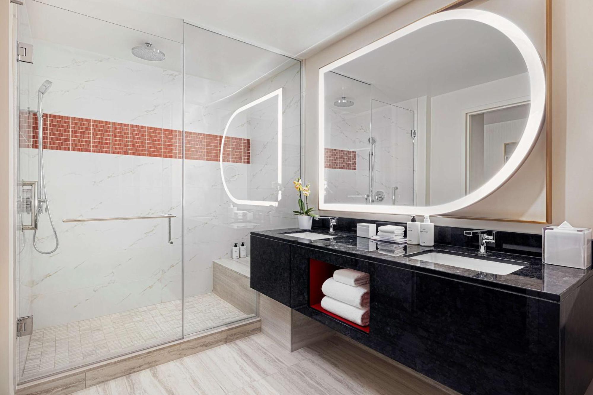 Premium King Room with City View,1551310087:JPEG