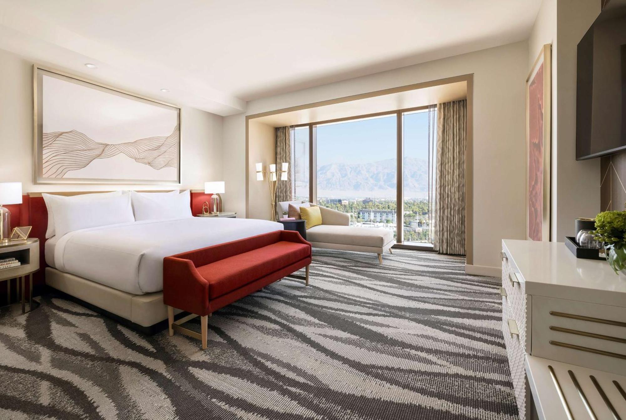 One-Bedroom King Suite City View