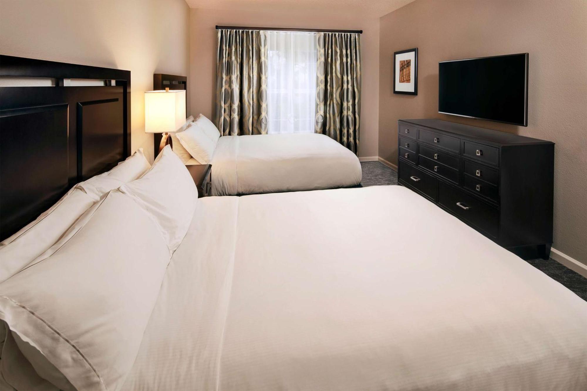 Two Bedroom Suite sofabed & balcony,1551511912:JPEG