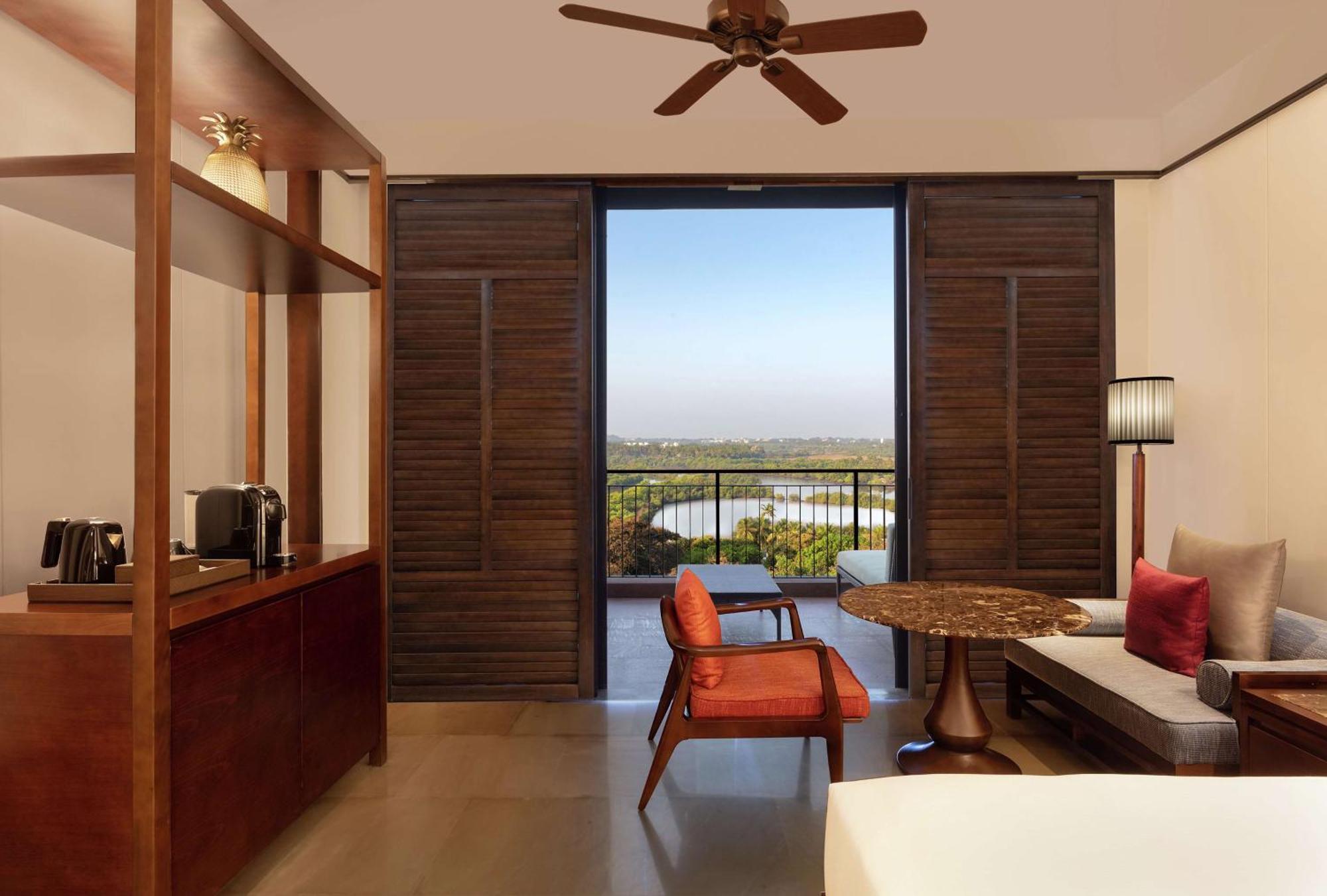 Premium Queen Room with River View with Veranda