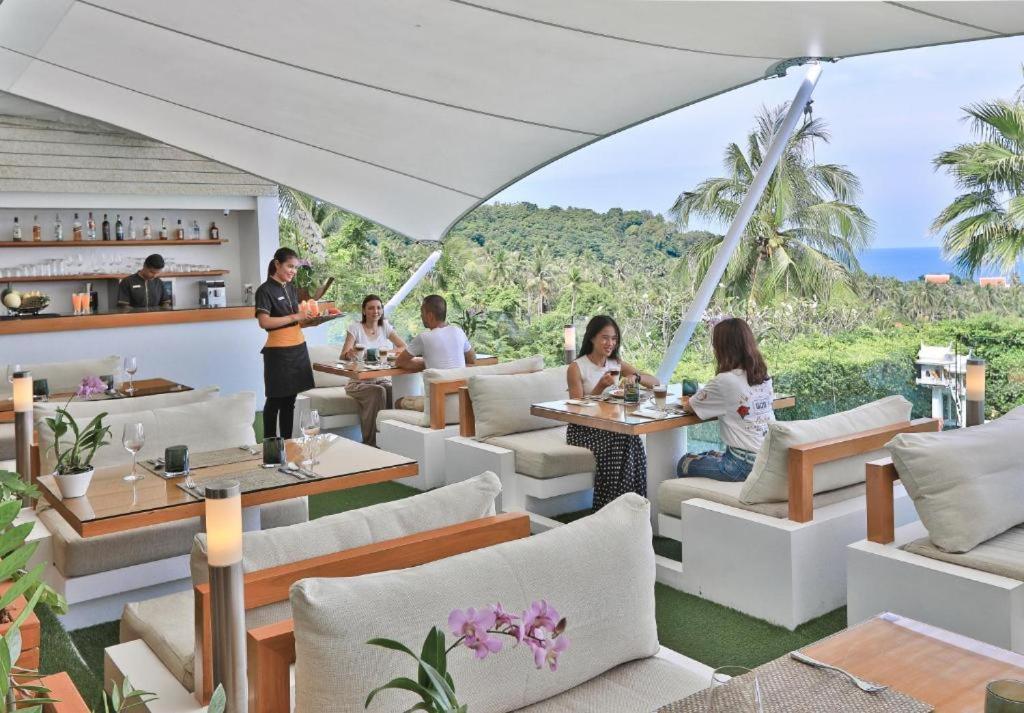 One-Bedroom Suite Pool Access