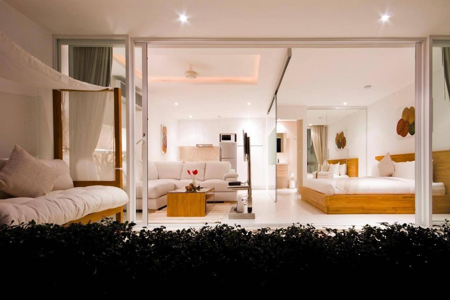 One-Bedroom Suite Pool Access