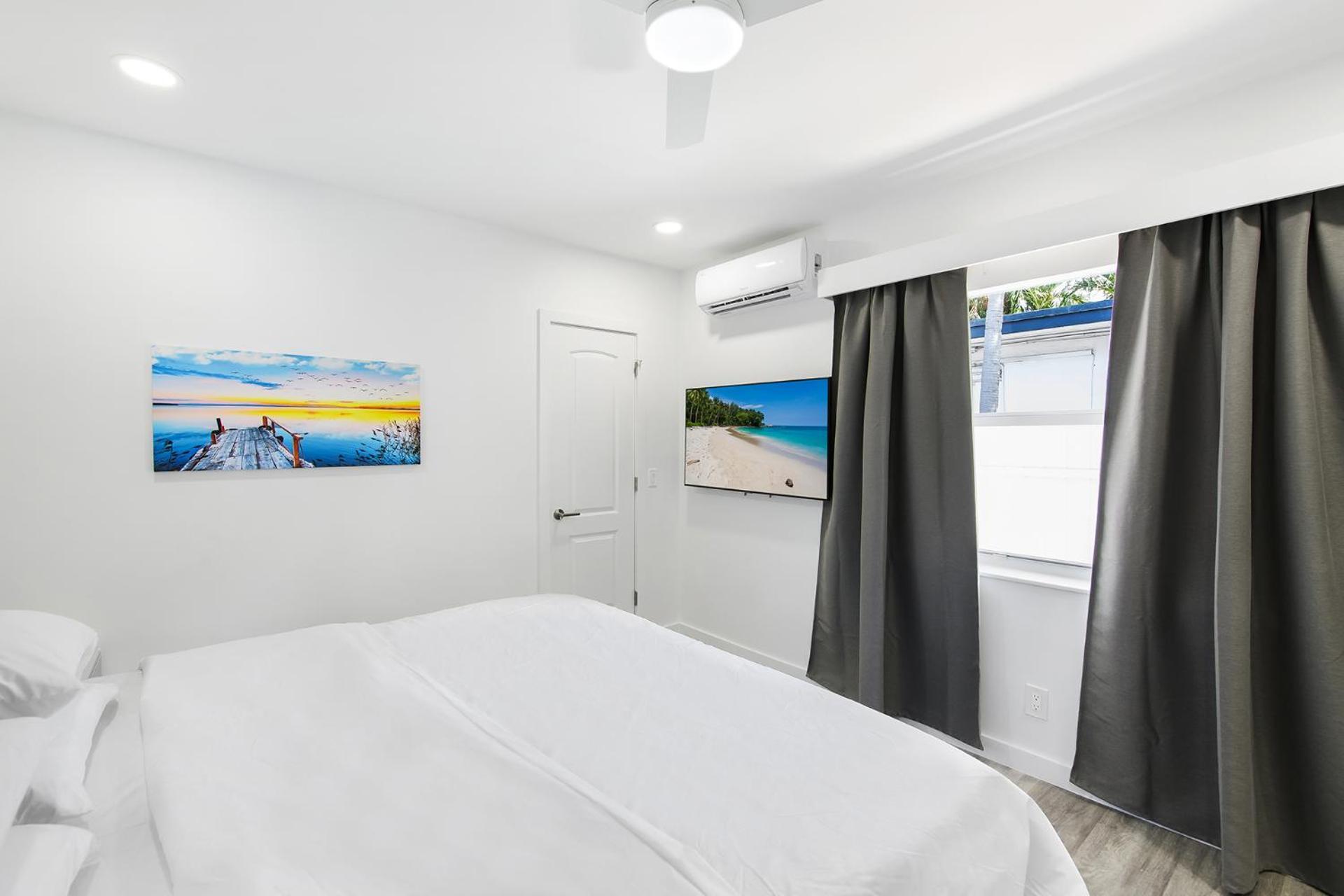 Deluxe King Suite,1584442495:JPEG