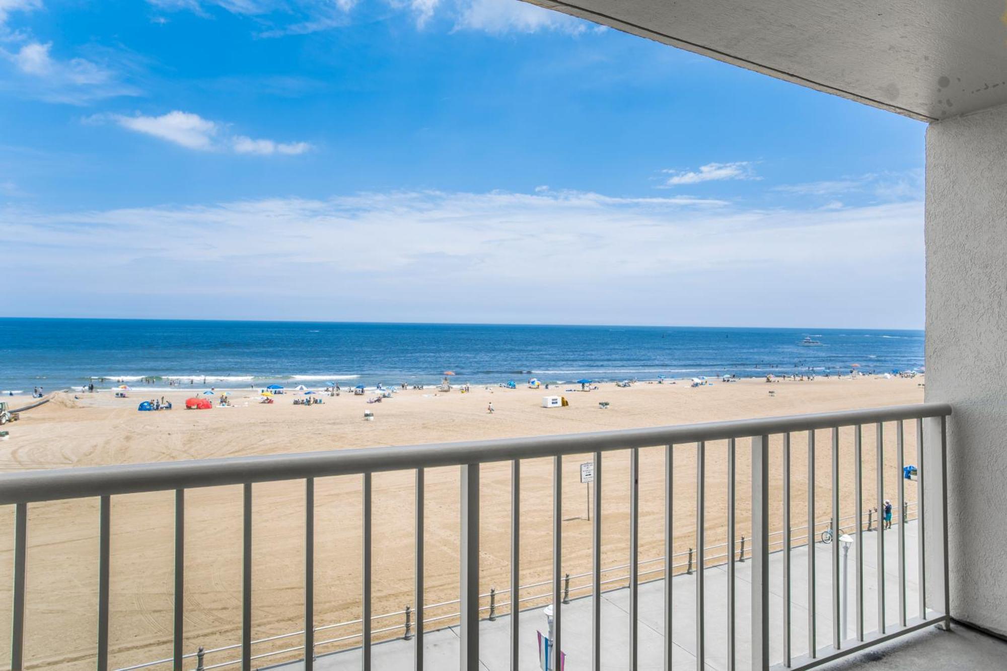 One-Bedroom Suite Ocean Front,1556027587:JPEG