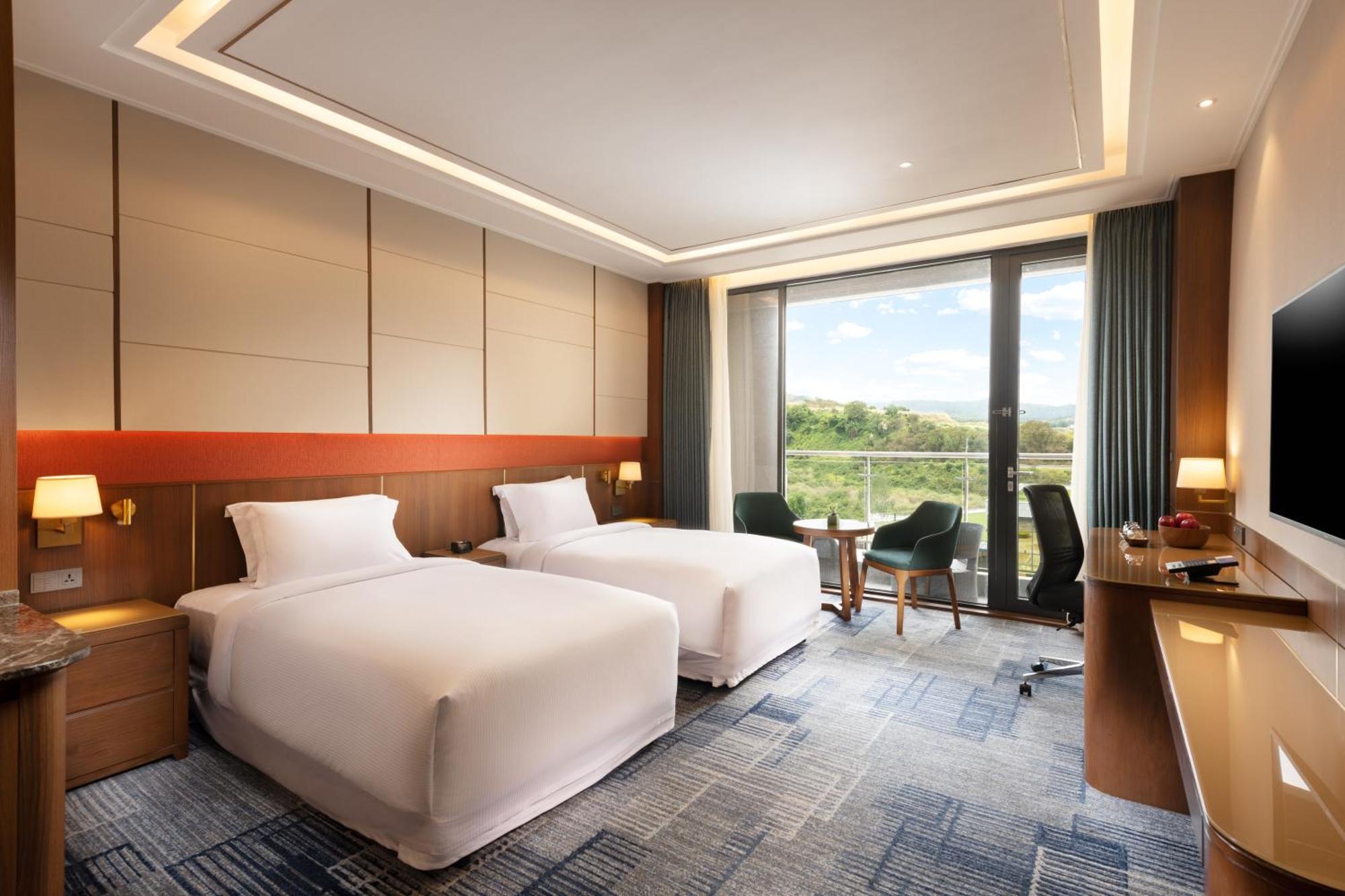 Executive Twin Room with Balcony