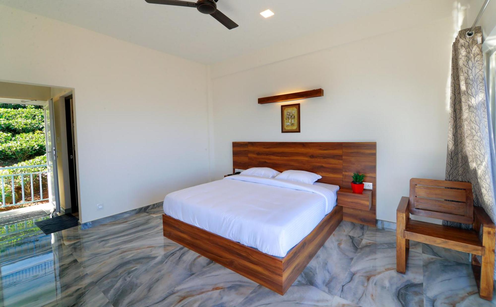 King Room with Mountain View