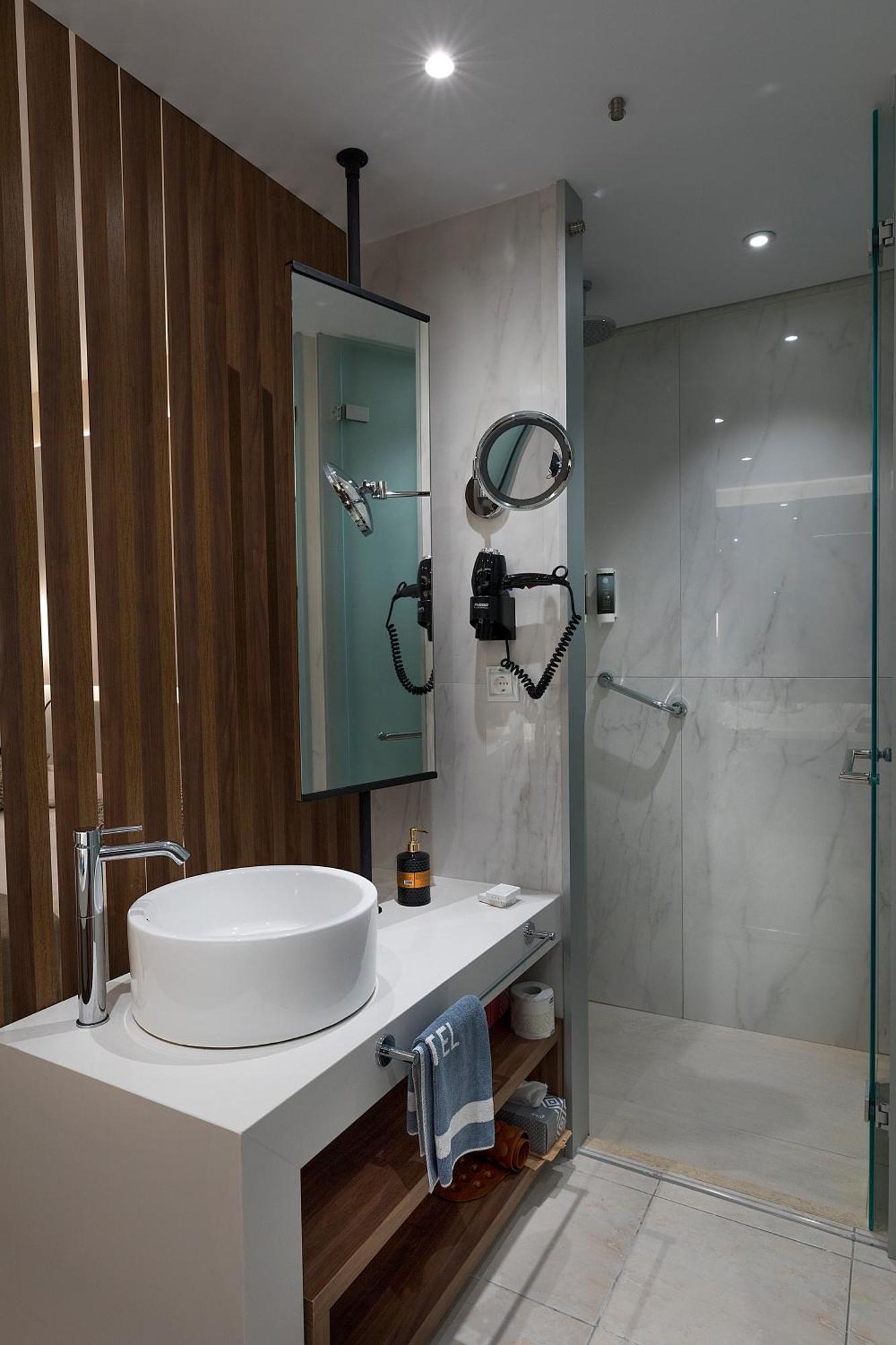 Deluxe Double or Twin Room with Balcony