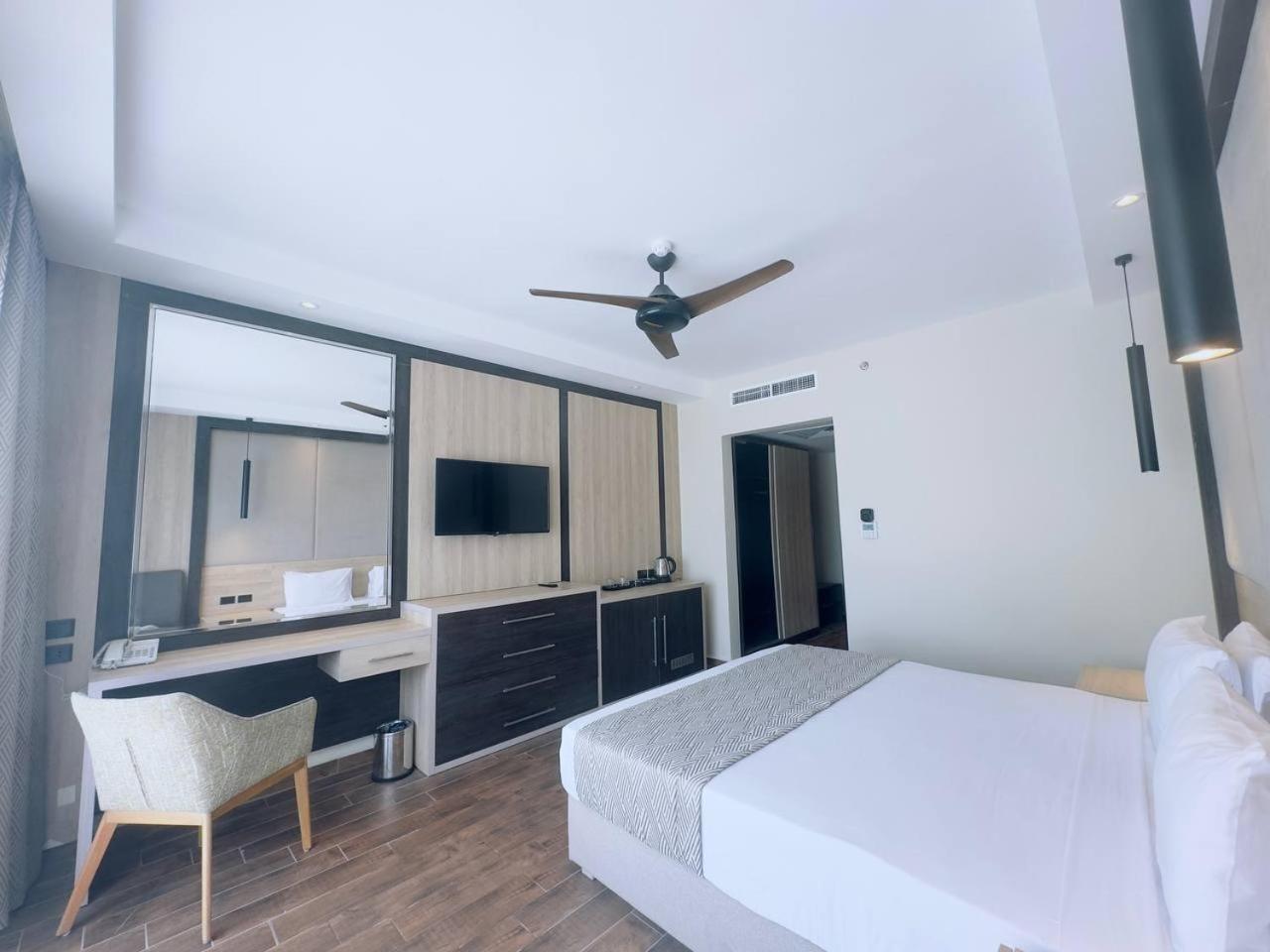 Deluxe Single Room