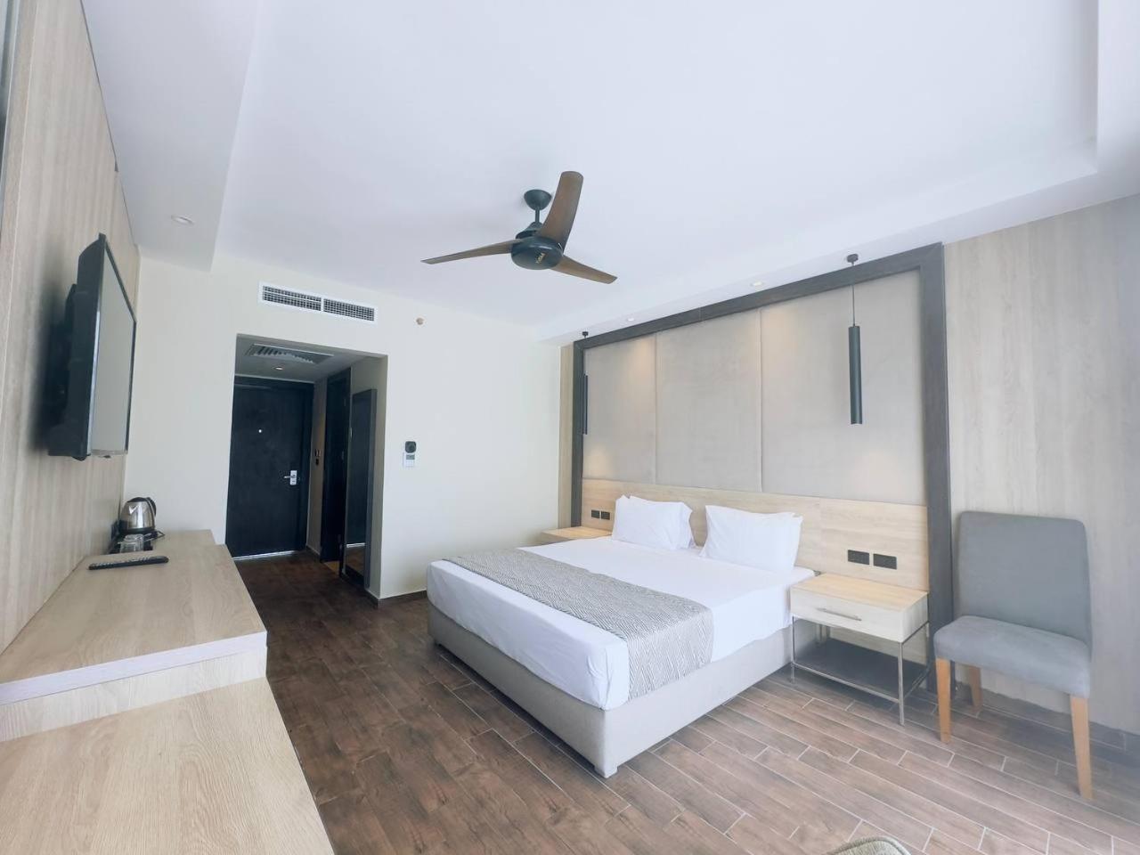 Deluxe Single Room