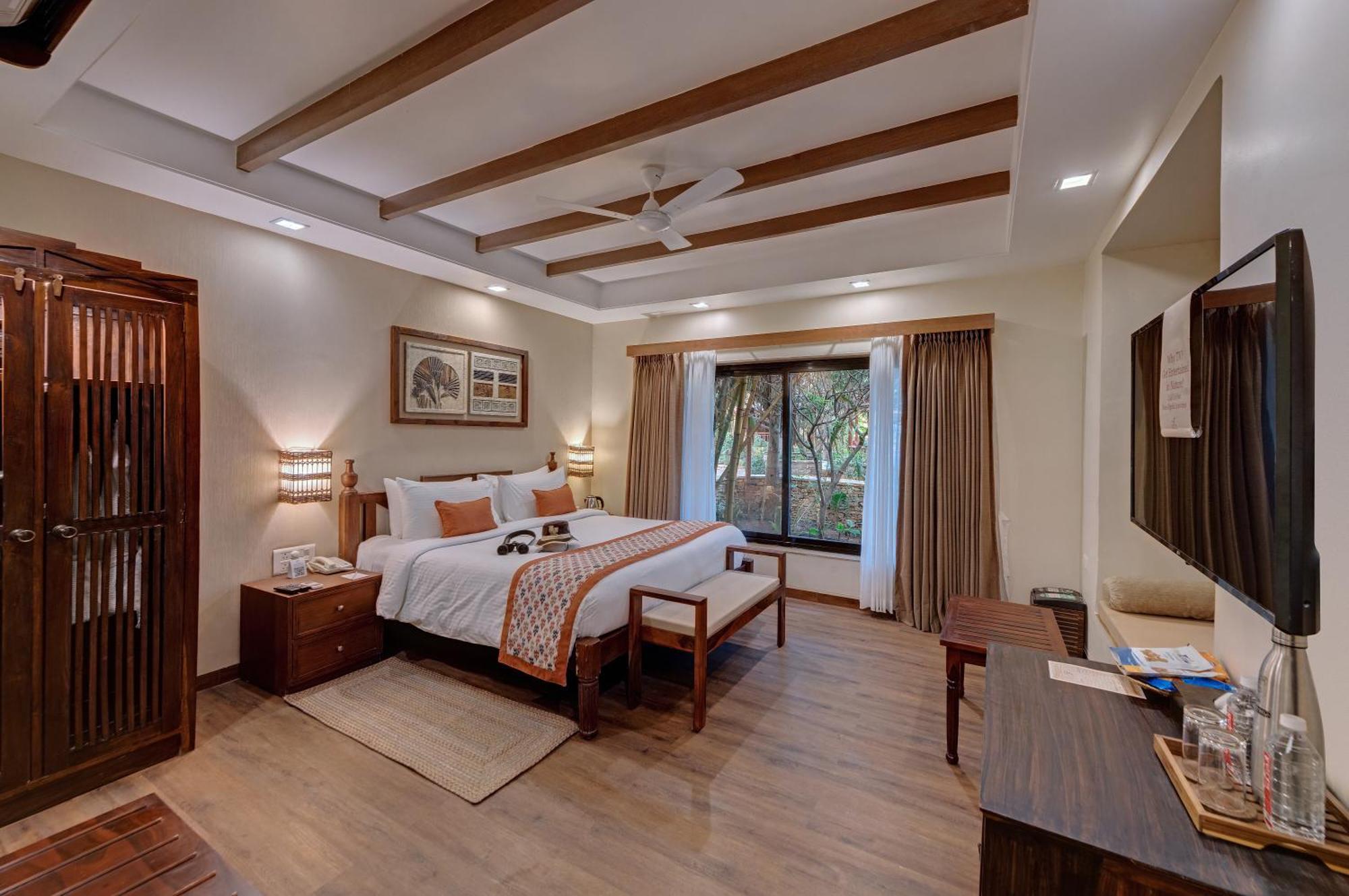 Fern Club Suite - 15 minute Free foot massage,1567044731:JPEG