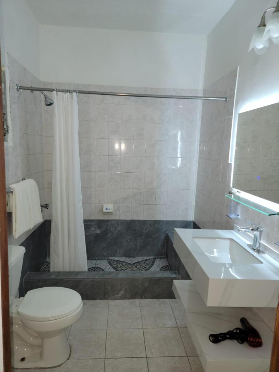 Kamer met Kingsize Bed en Balkon