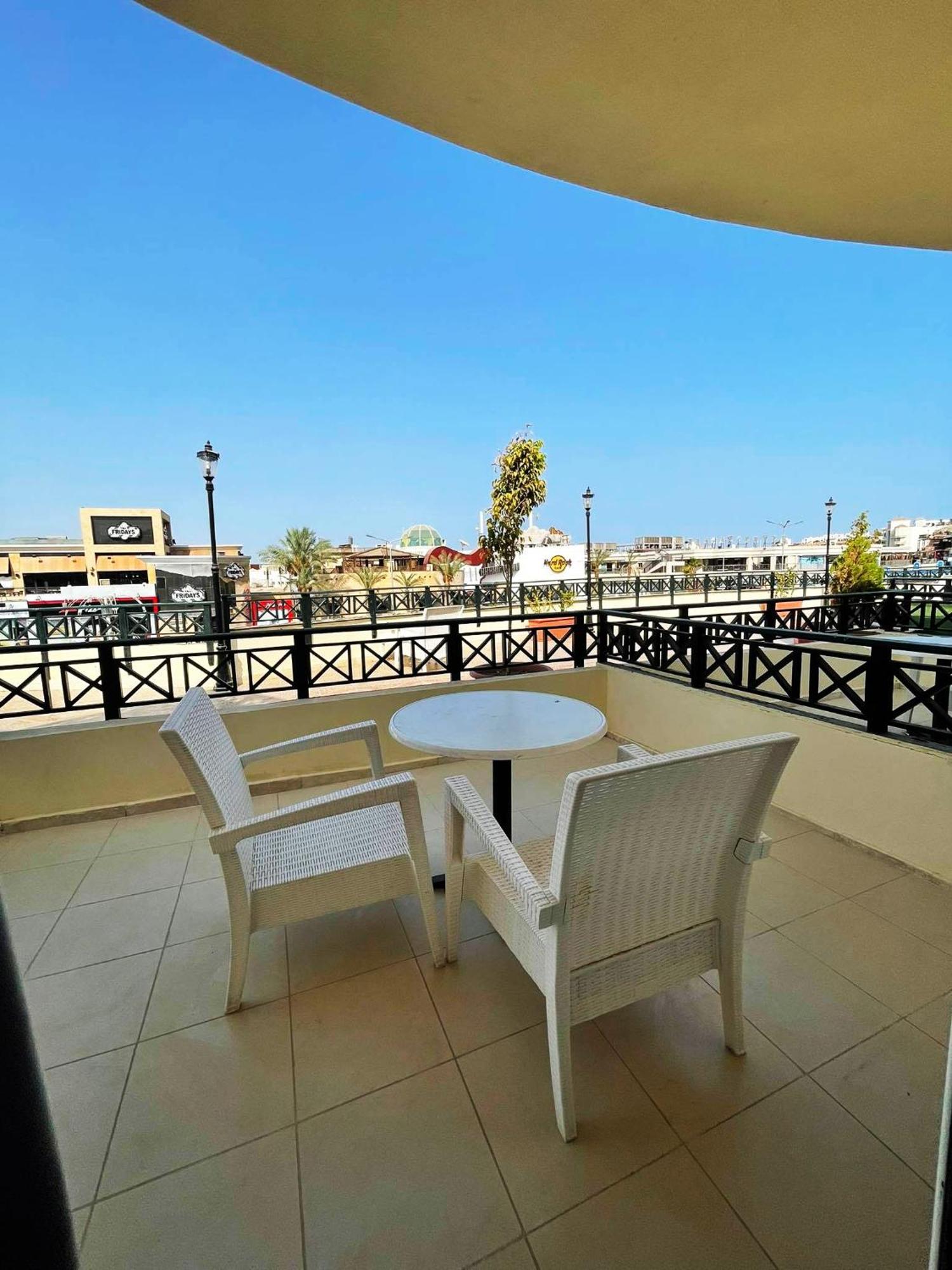 Triple room with Naama Bay Promenade View