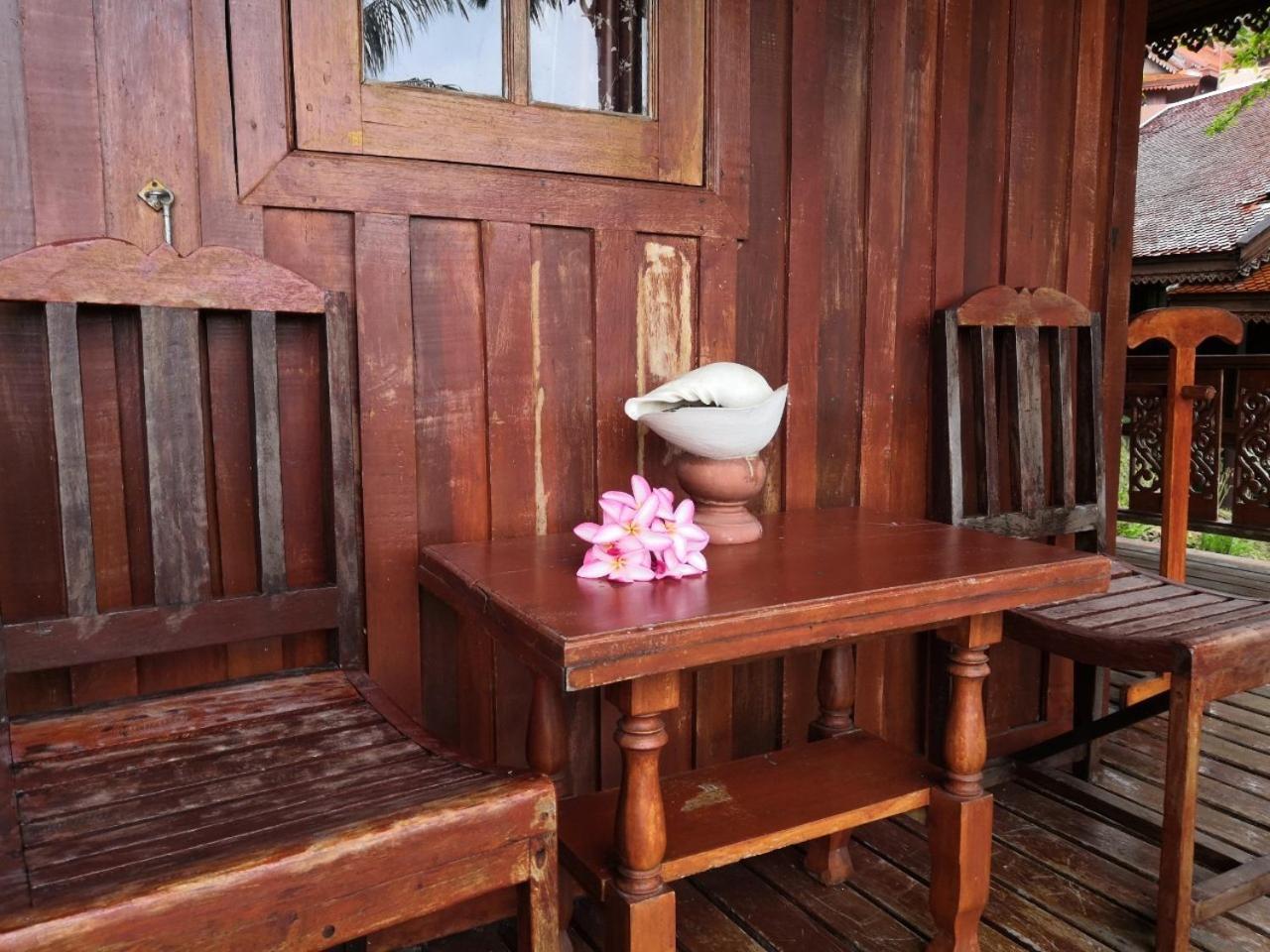 Bungalow with Patio