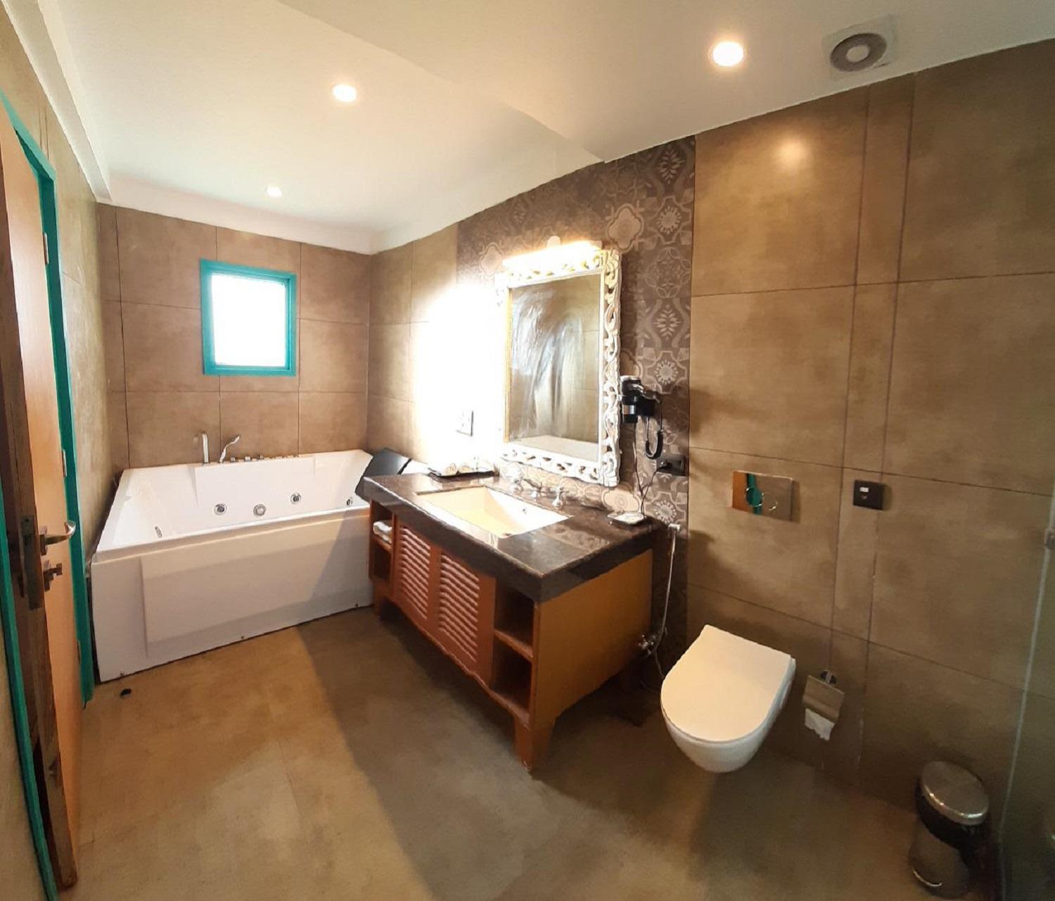 Suite with Pool View