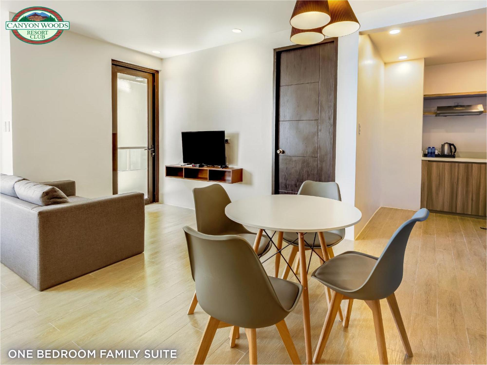 One Bedroom Family Suite (Ultimate Canyon Experience)