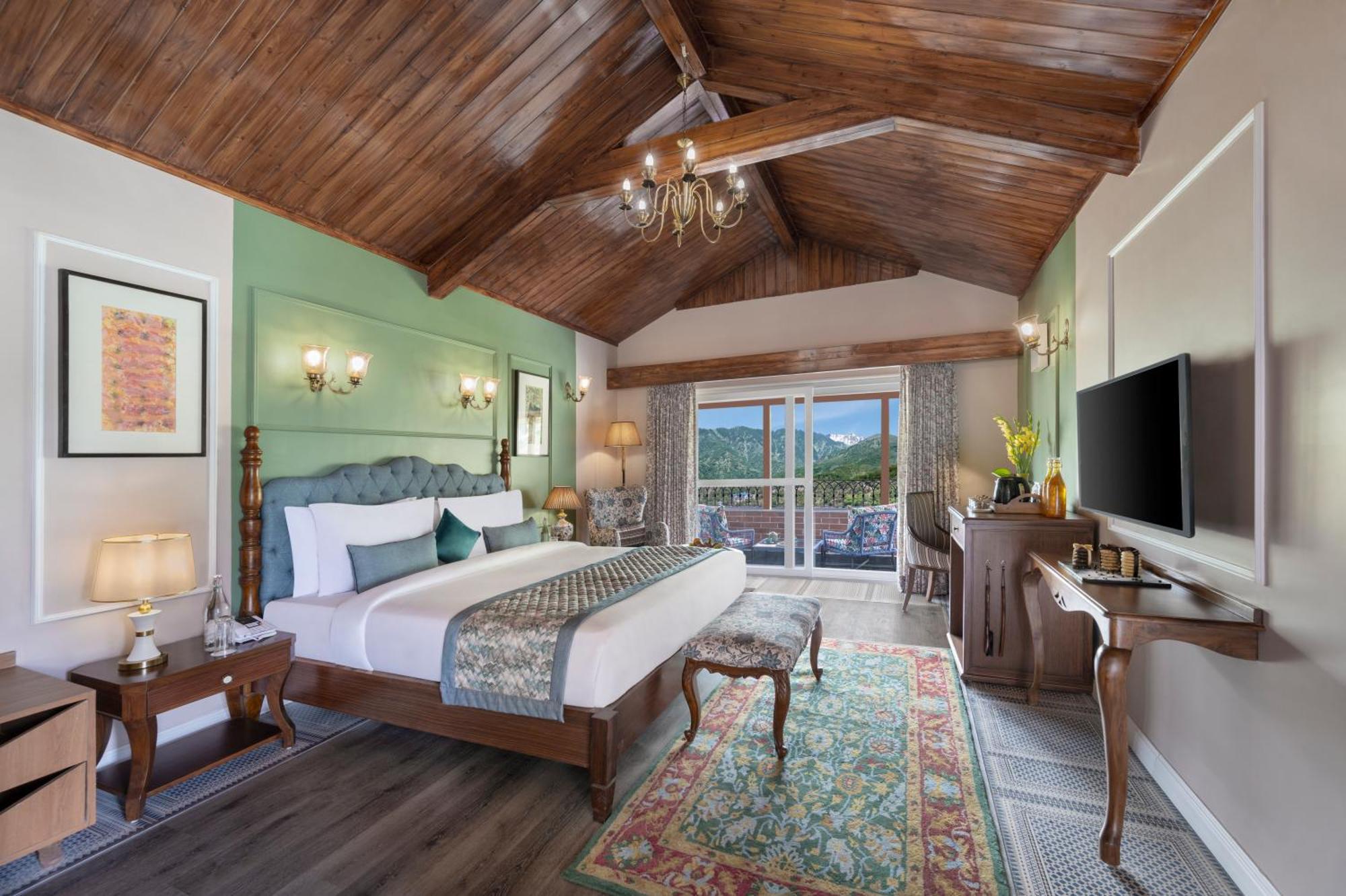 Club Room With Private Balcony,1586933066:JPEG