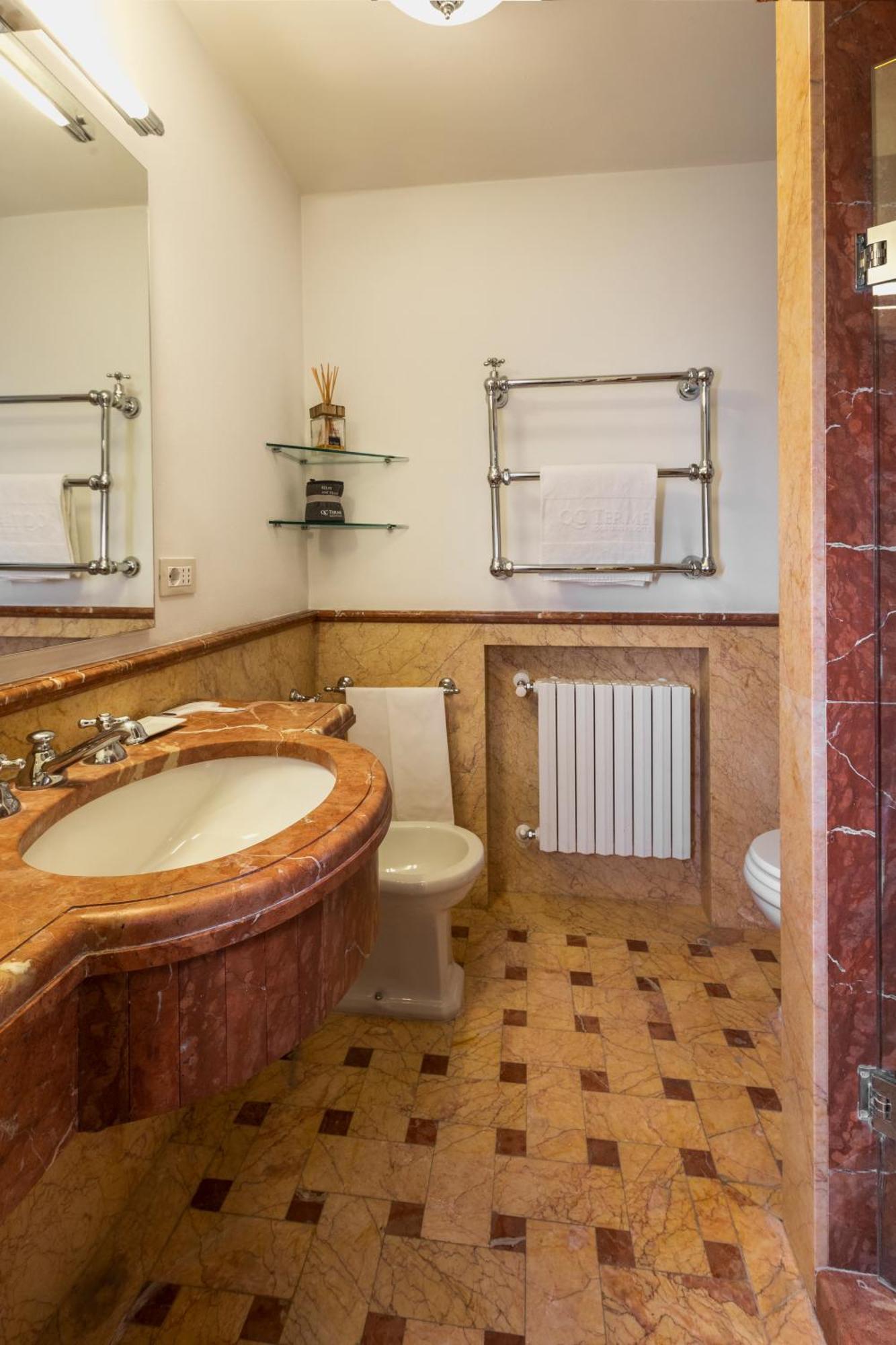 Single Room Shower Spa