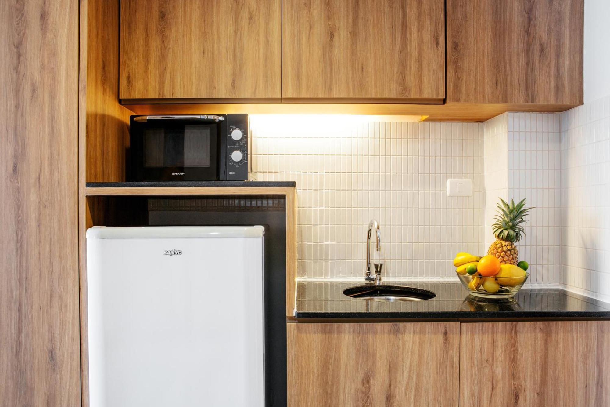 Studio Pool View