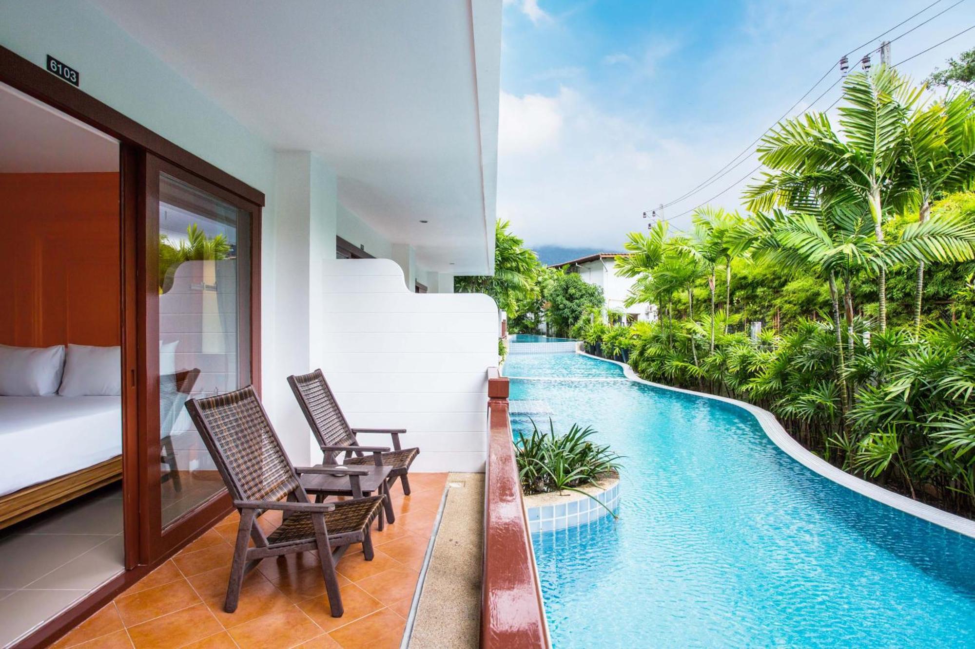 Grand Pool Access Room