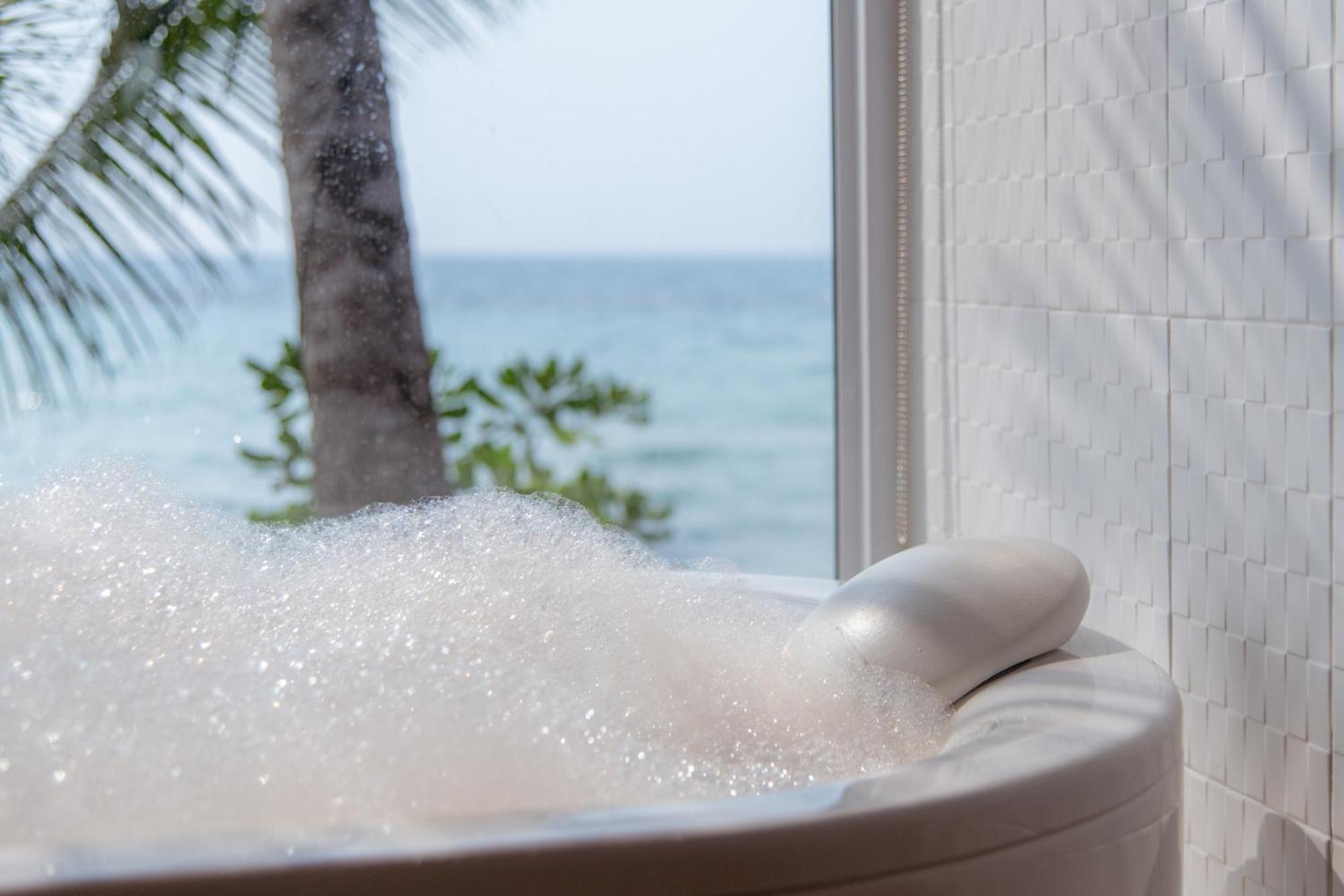 Deluxe Bungalow with Sea View