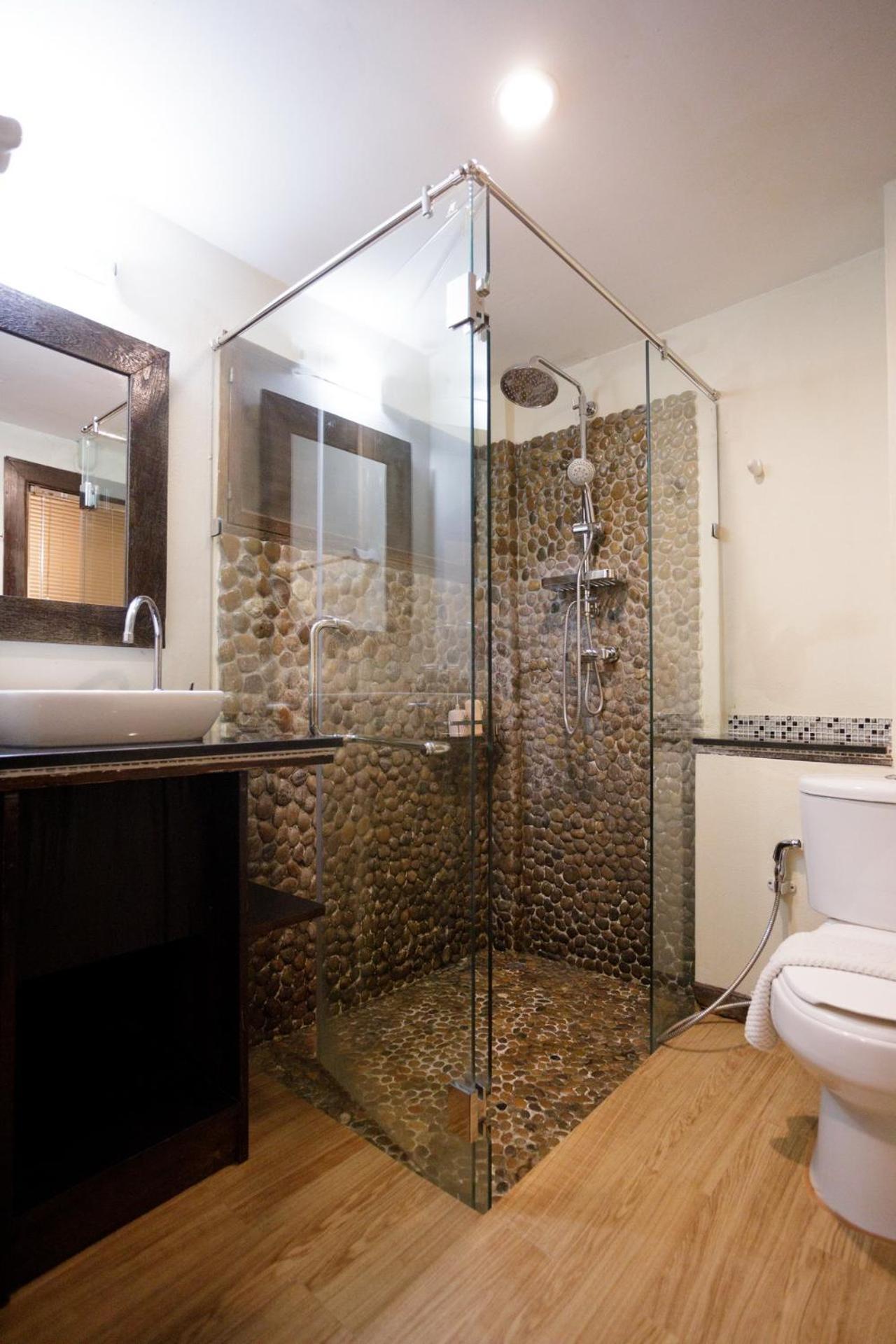 Family Room with Garden View