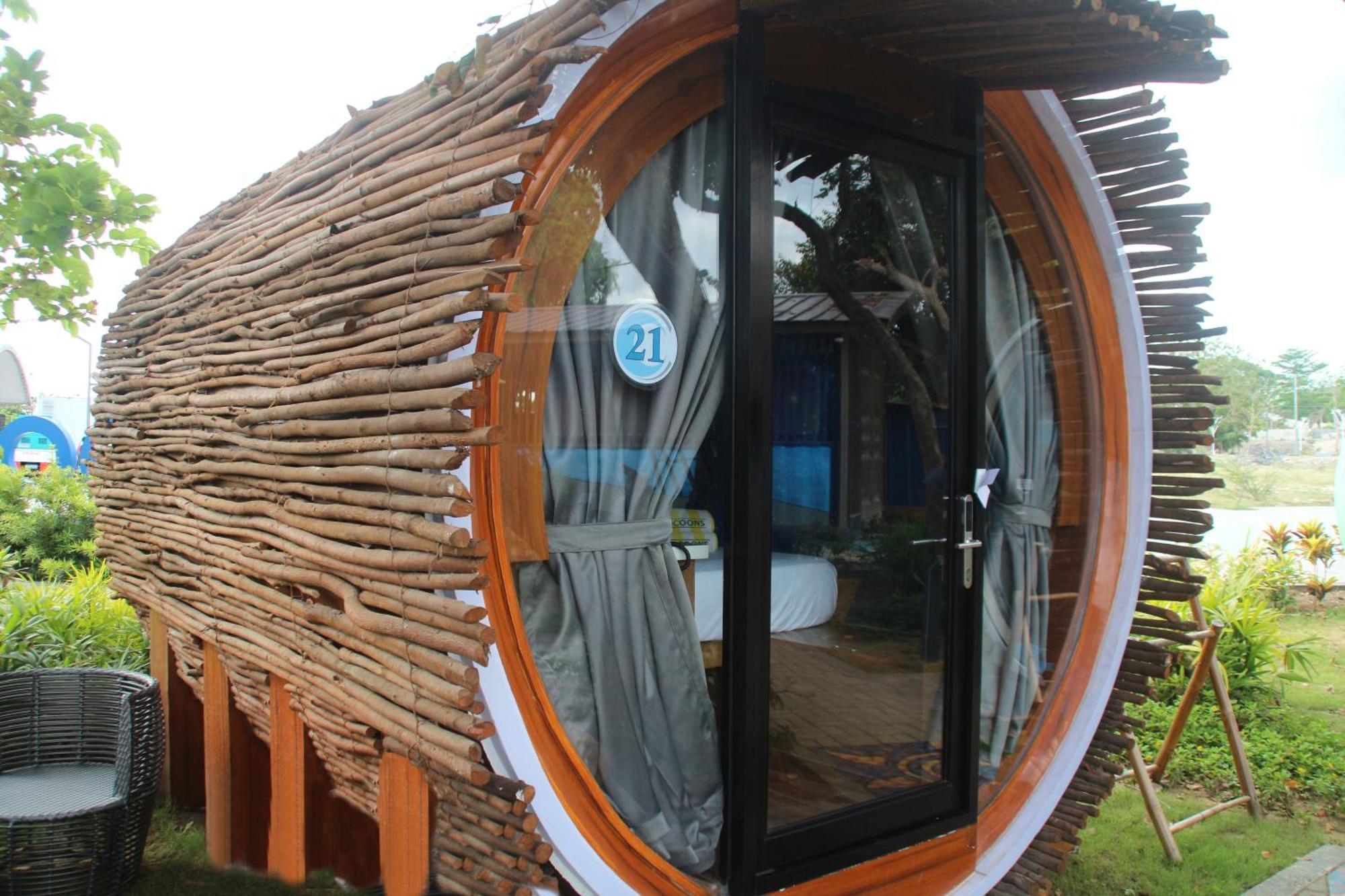 Premier Garden Cocoon