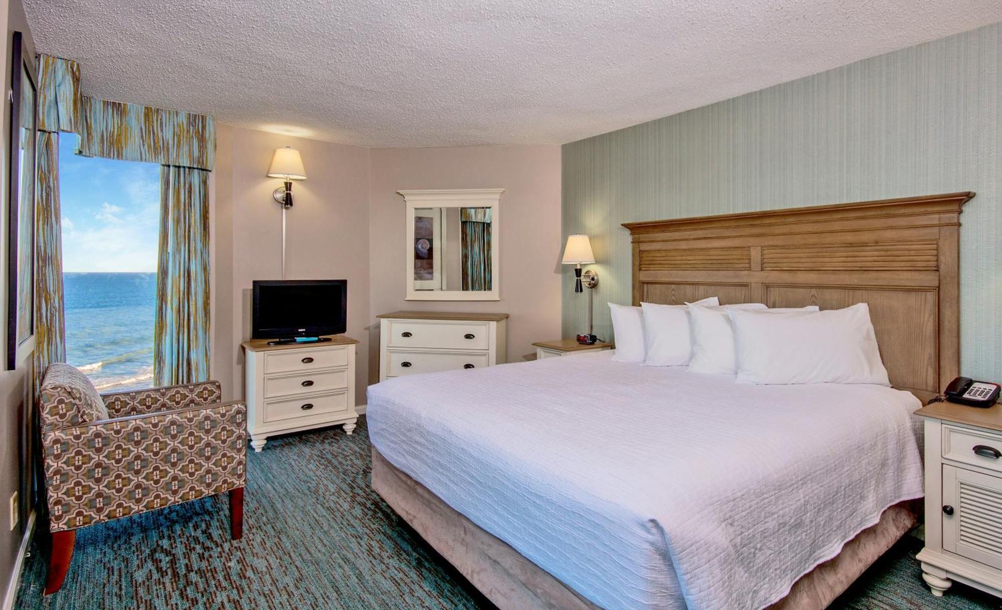 Oceanfront Deluxe One Bedroom King Condo