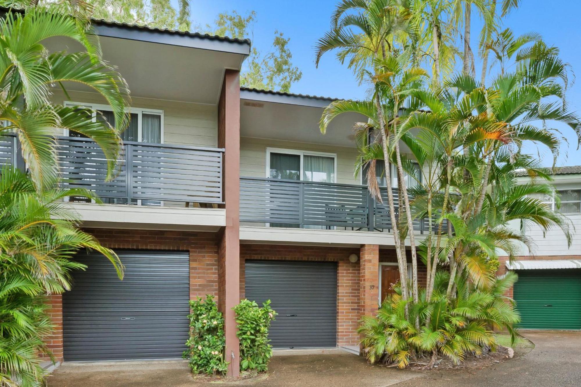 Three-bedroom Townhouse – two Queen Bedrooms and one two singles Bedroom