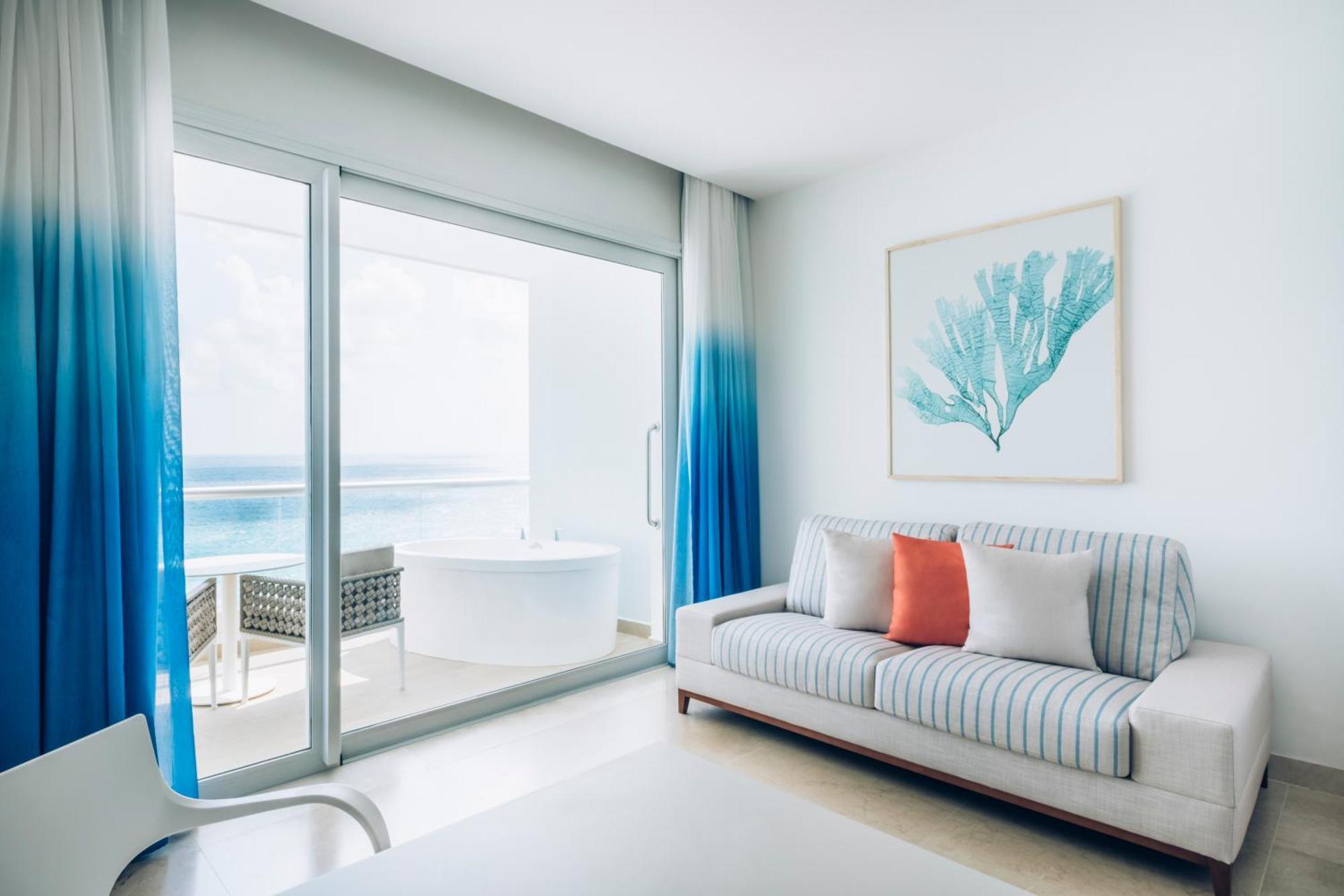 Junior Suite Ocean Front Panoramic