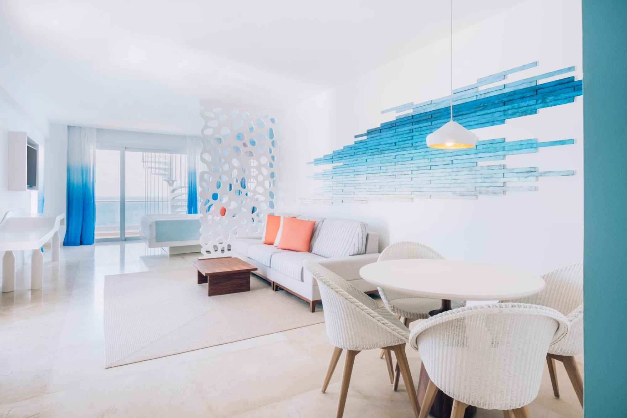Junior Suite Ocean Front Pure Wellness