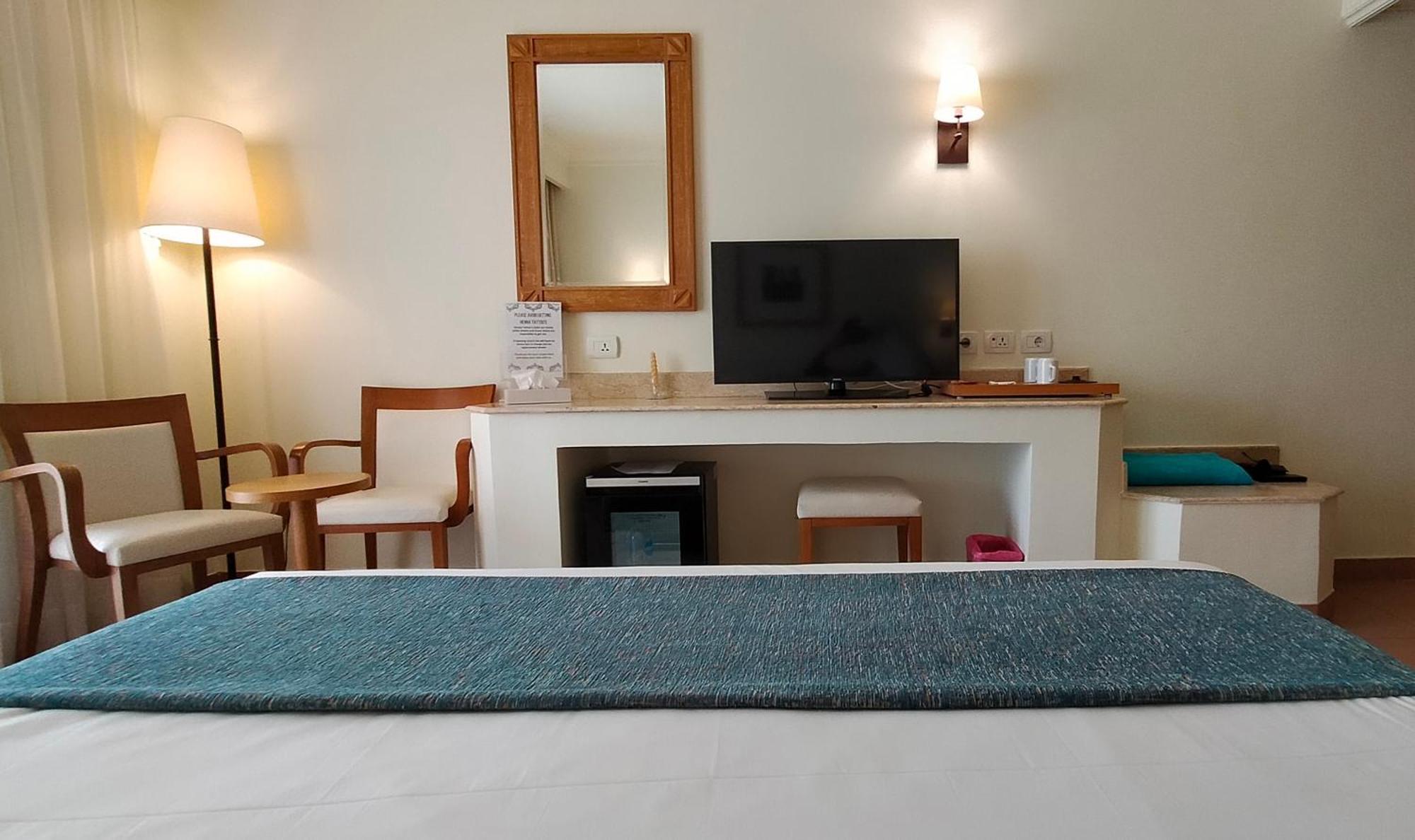 King Room Pool View