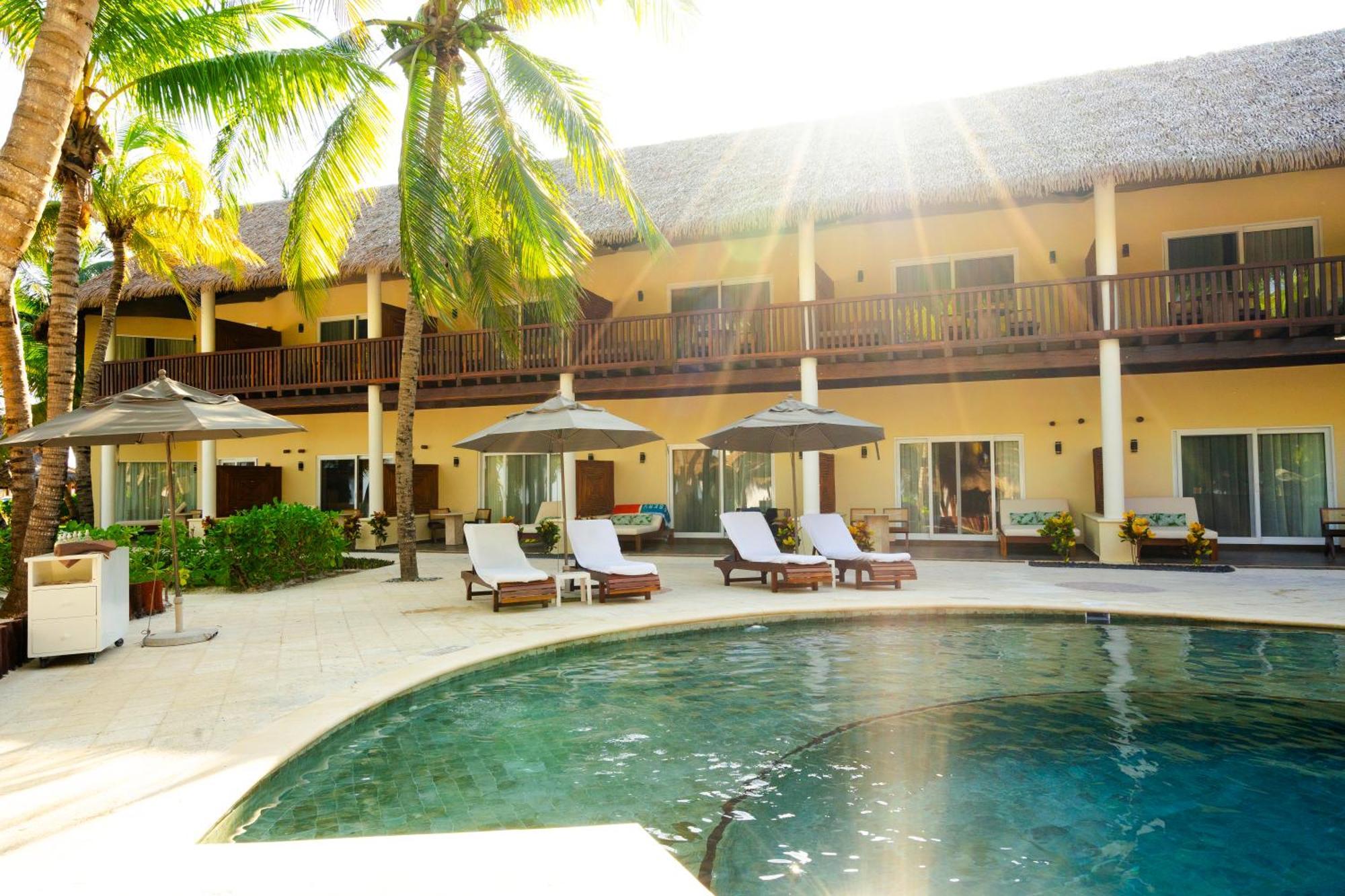 Royal Retreat Mi Hotelito Beachfront Suite,1614777947:JPEG