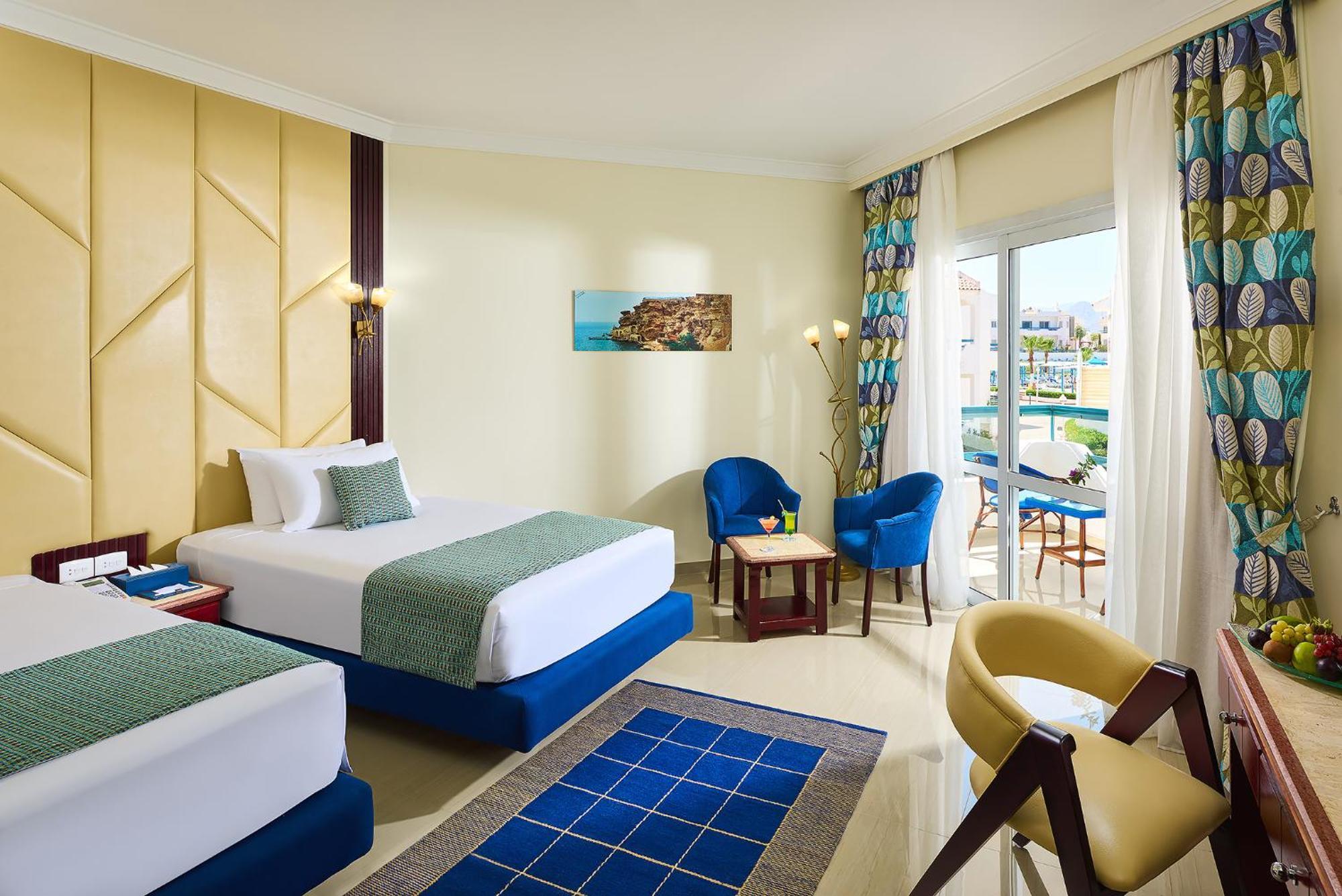 Elegant Garden View Room