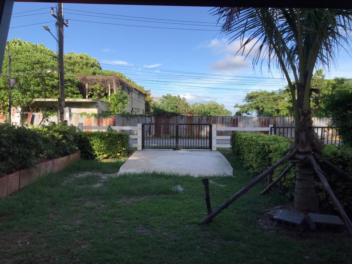 Bungalow Garden View