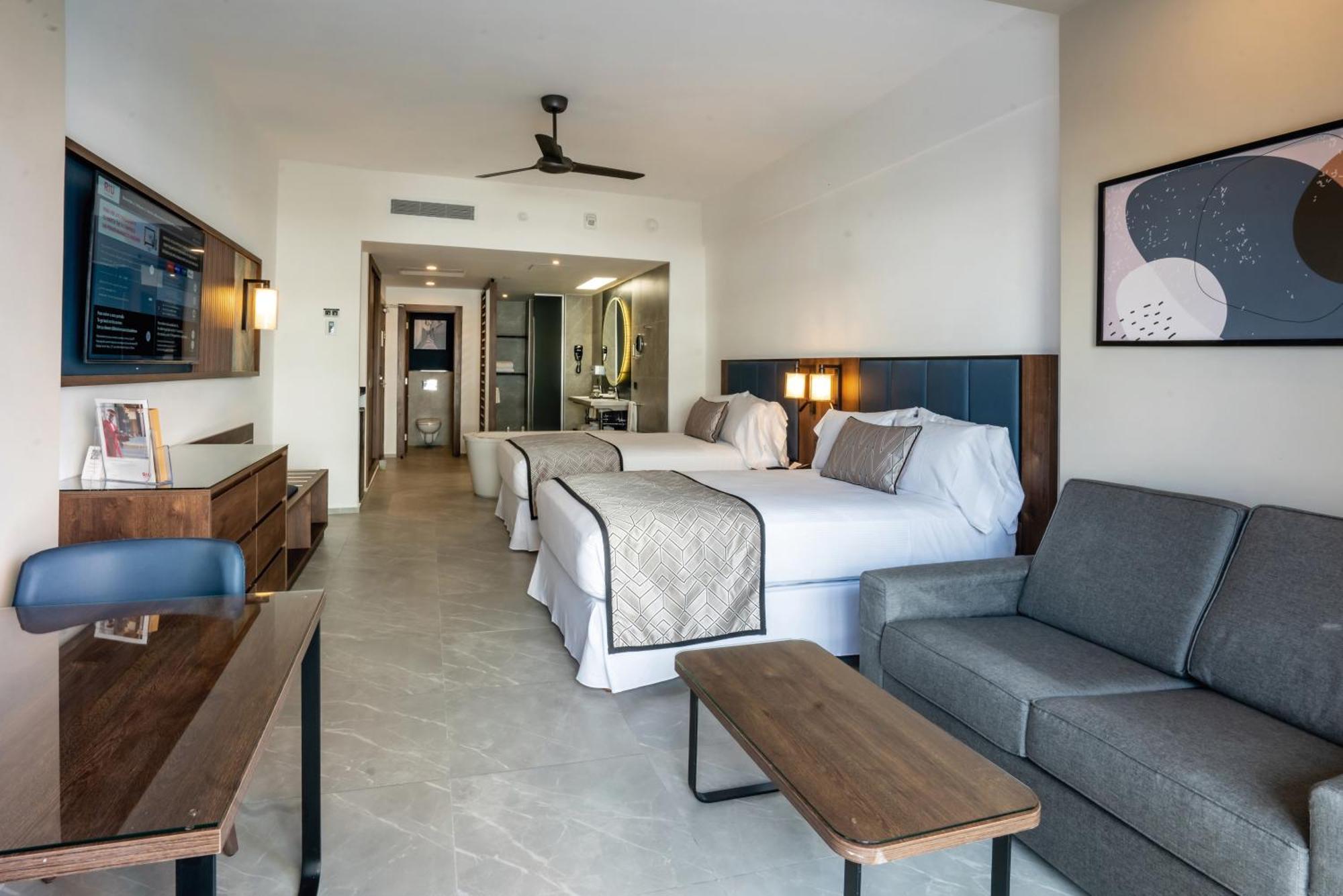 Junior Suite,1610779759:JPEG