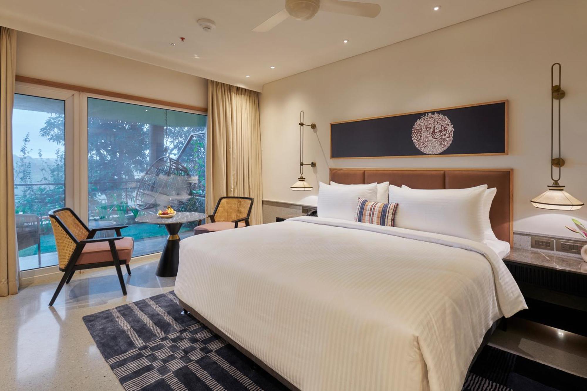 Valley Room With Sit Out